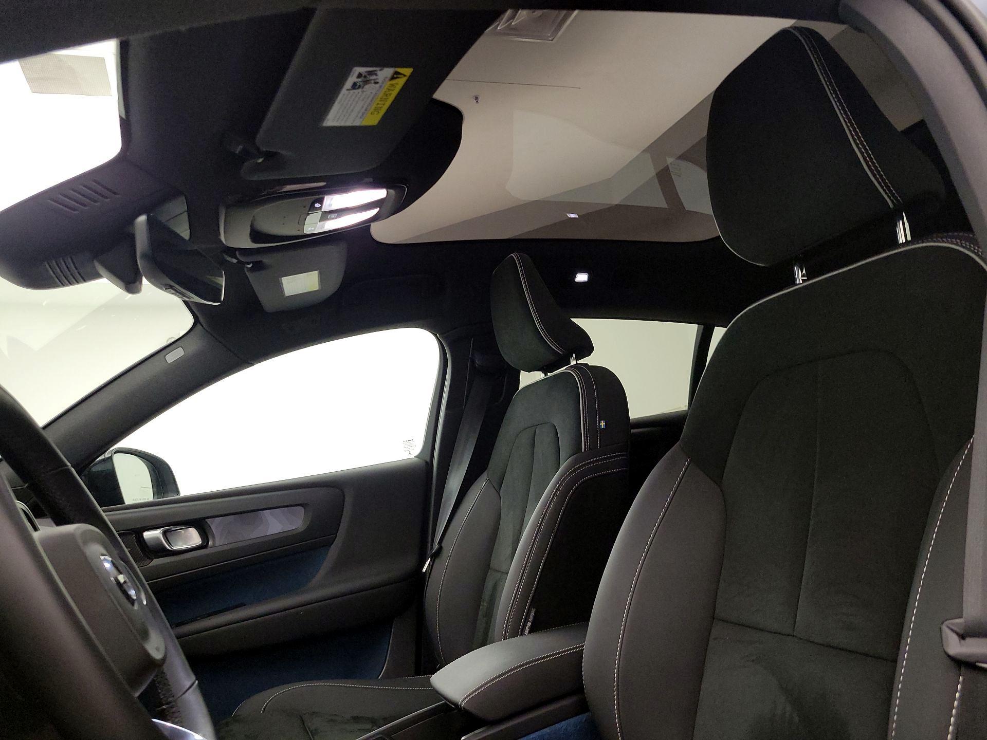 Thumbnail: 2022 Volvo C40 - 19