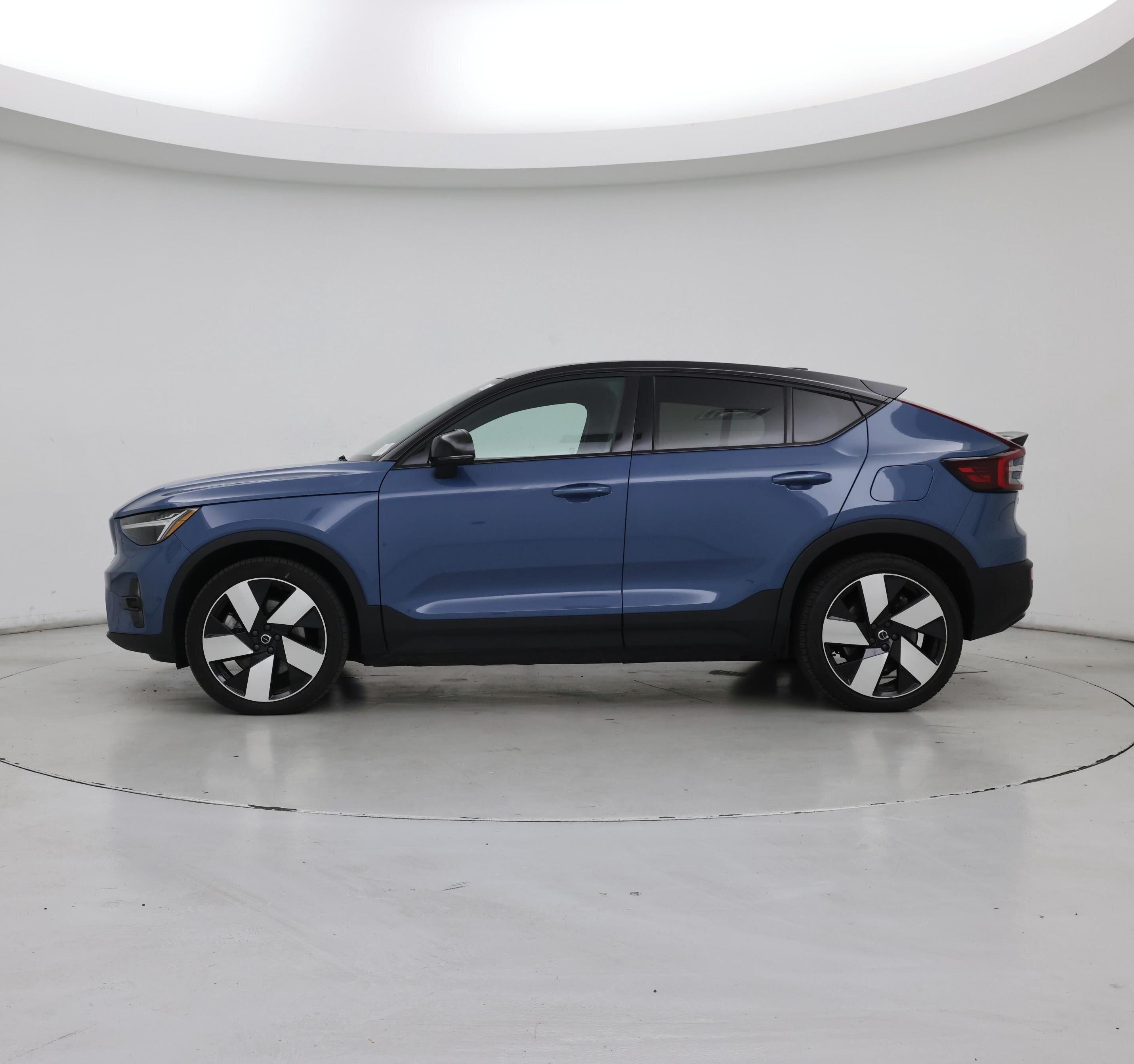 Thumbnail: 2022 Volvo C40 - 3