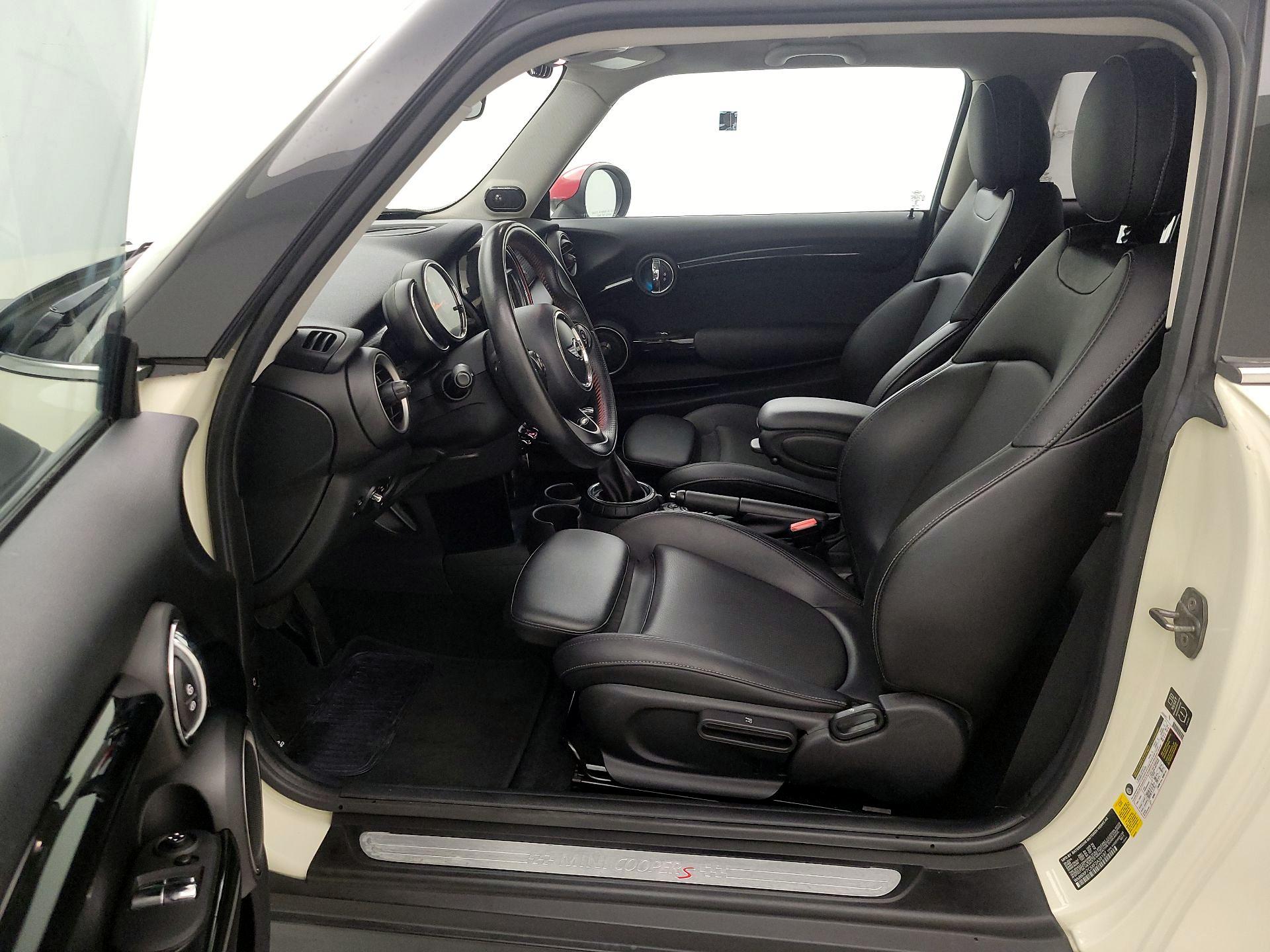 Thumbnail: 2015 MINI Cooper Hardtop - 11