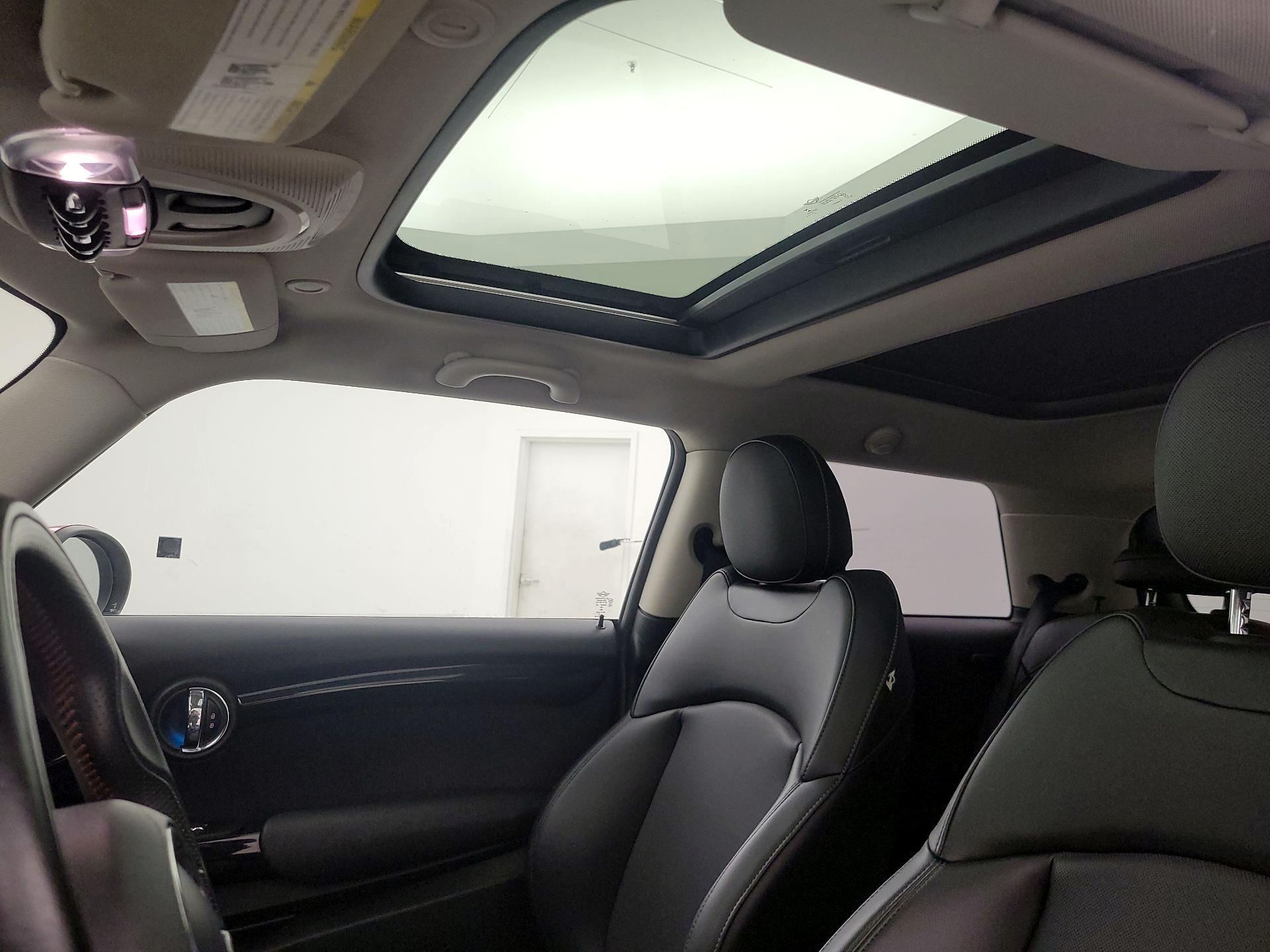 Thumbnail: 2015 MINI Cooper Hardtop - 18