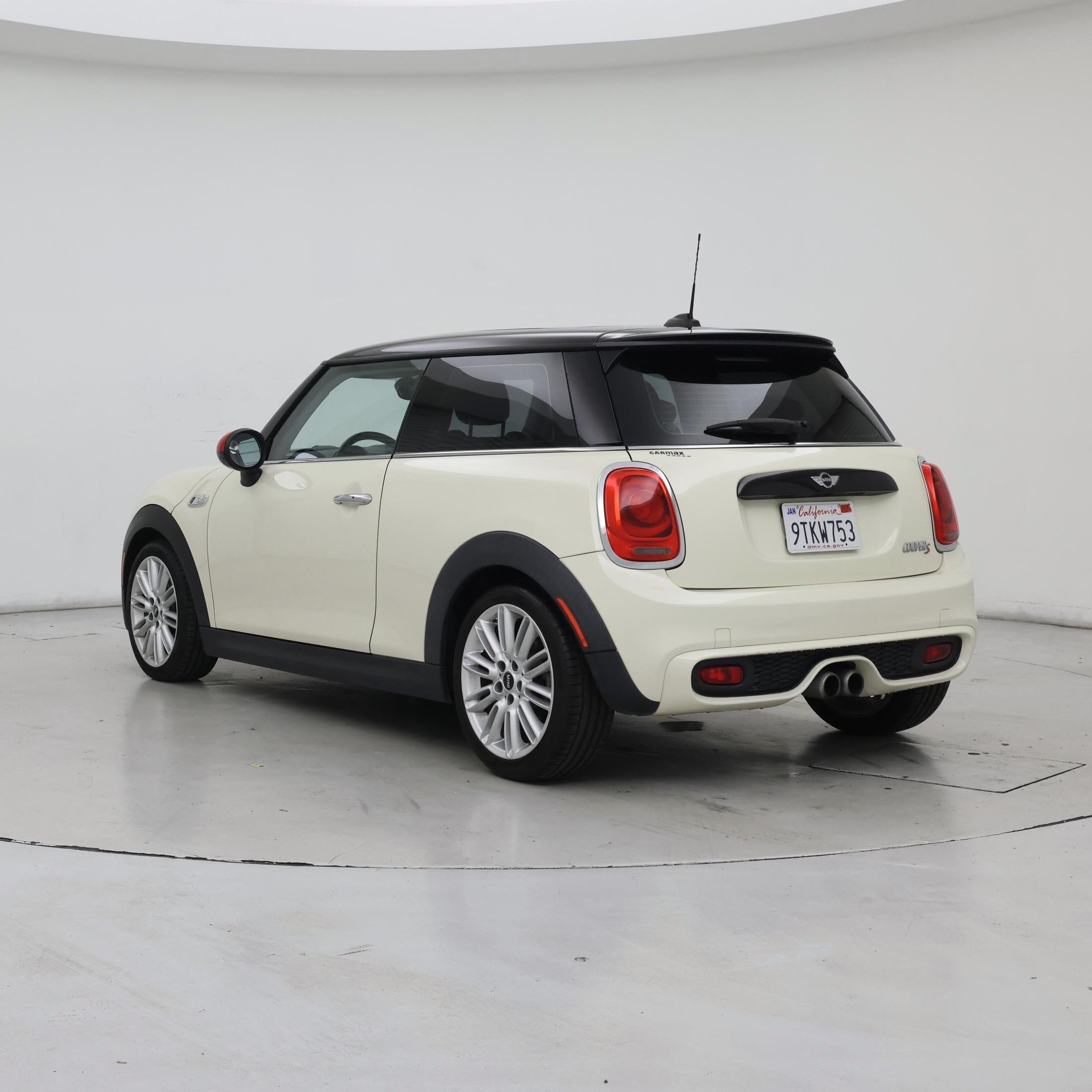 Thumbnail: 2015 MINI Cooper Hardtop - 2