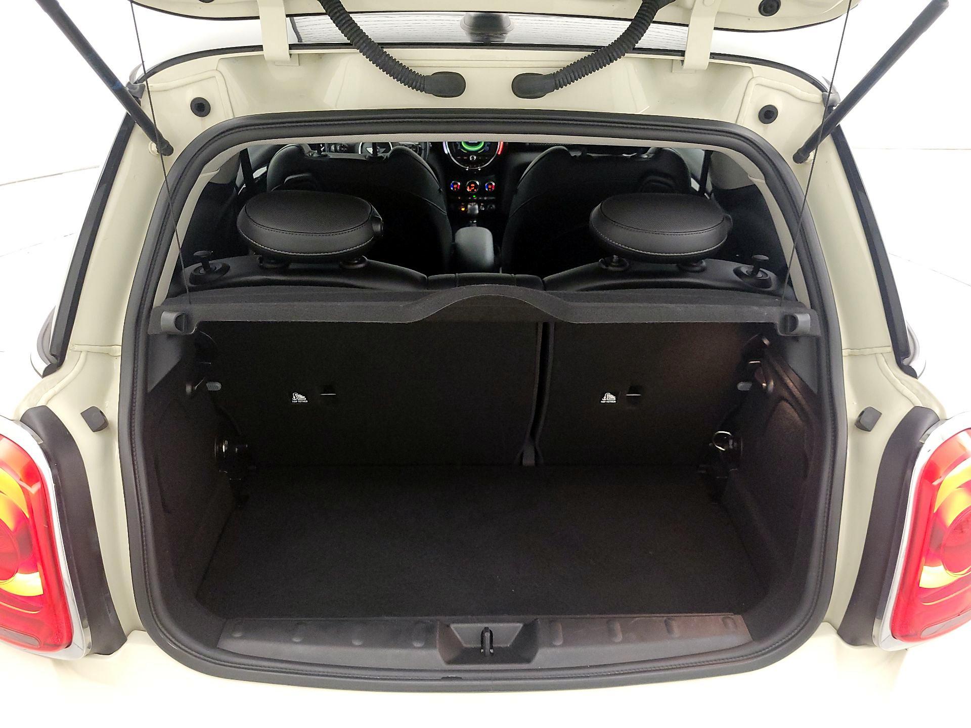 Thumbnail: 2015 MINI Cooper Hardtop - 19