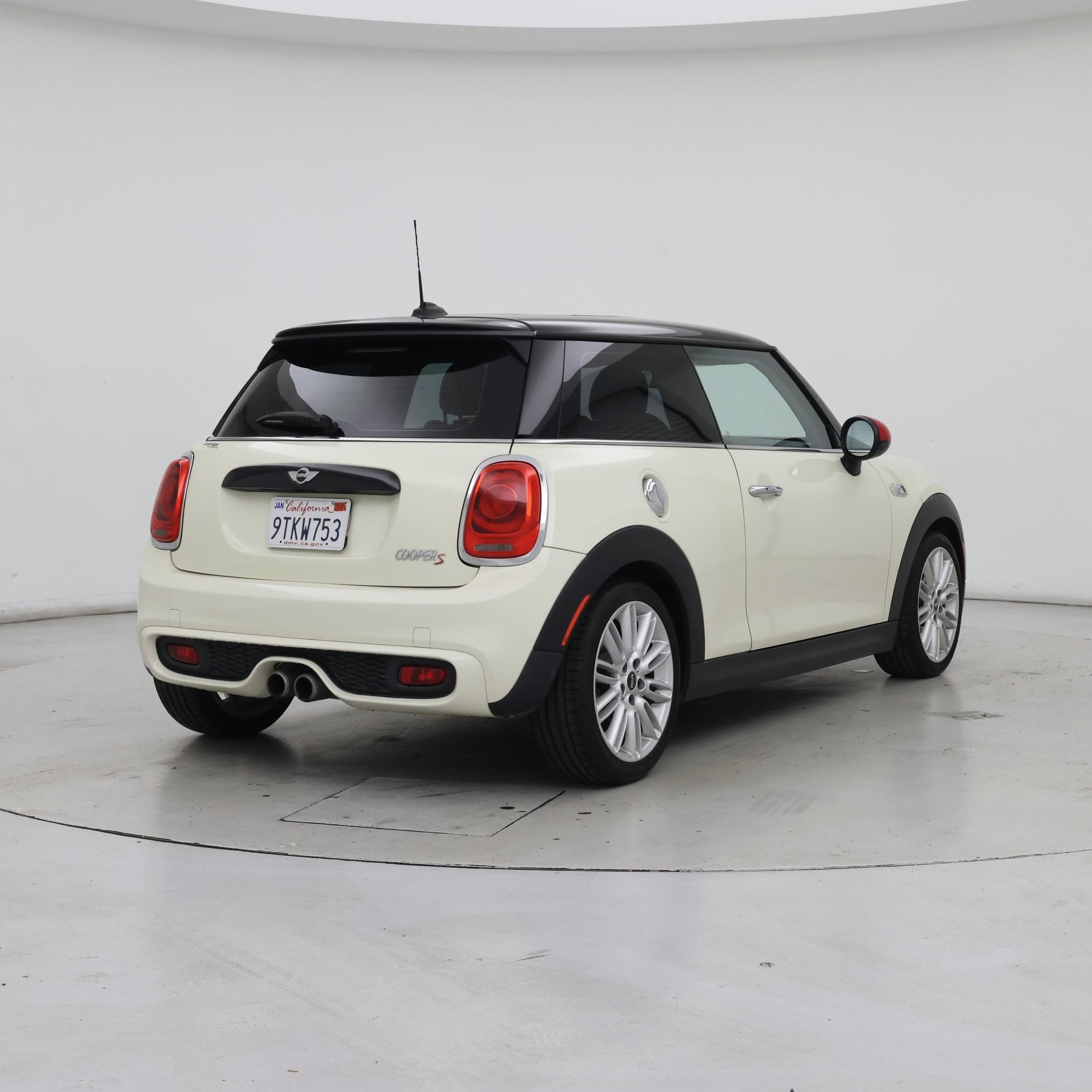 Thumbnail: 2015 MINI Cooper Hardtop - 8