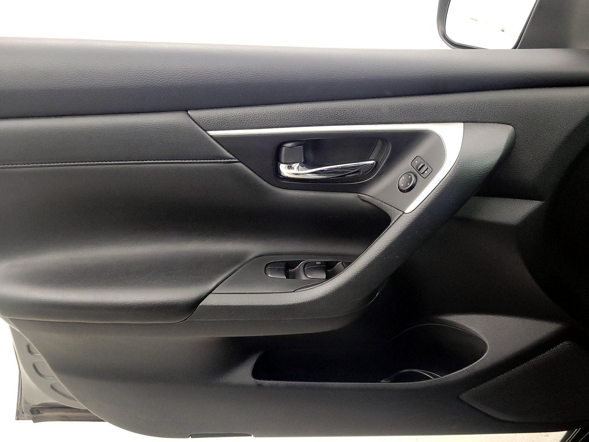 Thumbnail: 2018 Nissan Altima - 12