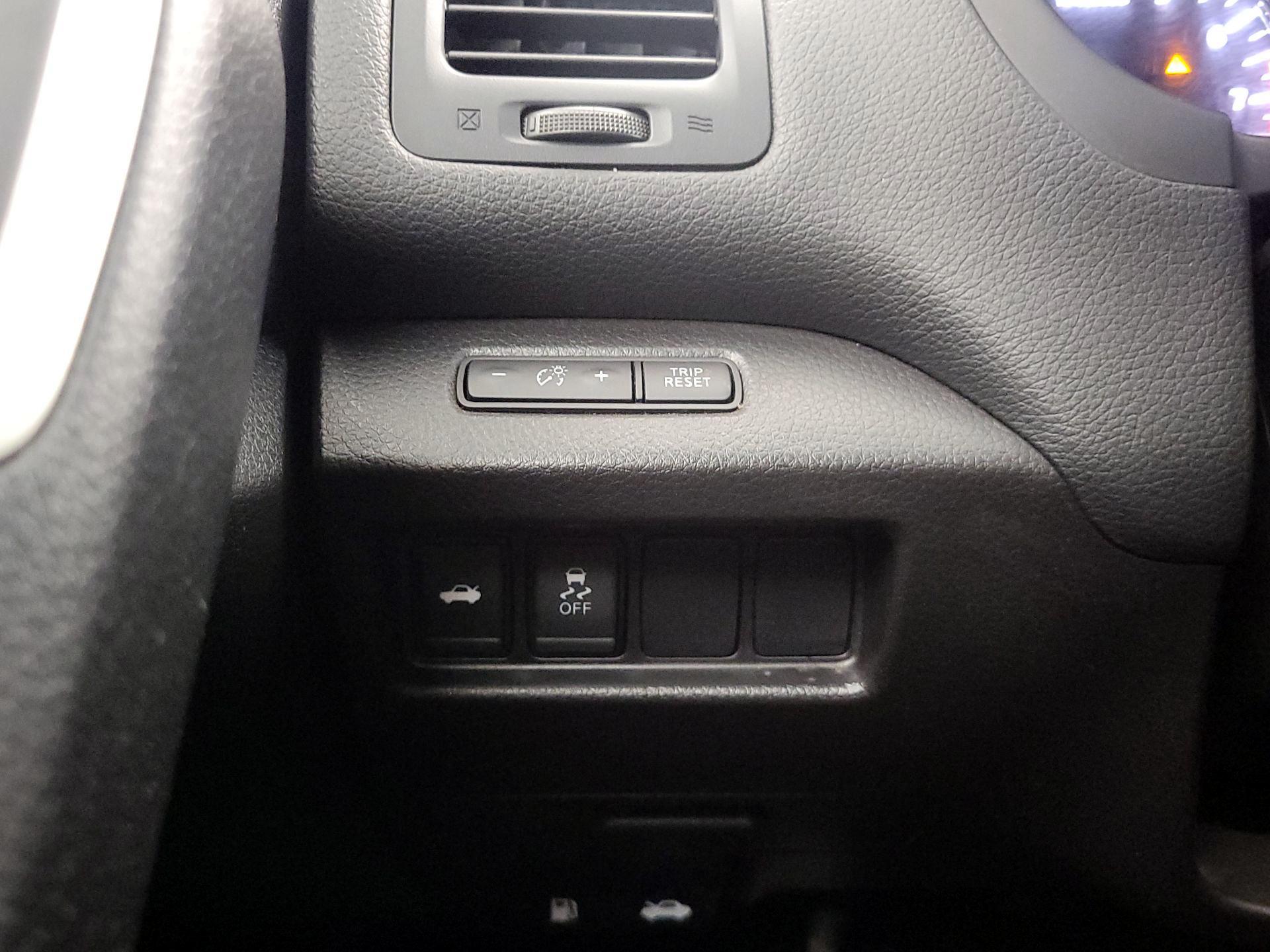 Thumbnail: 2018 Nissan Altima - 13