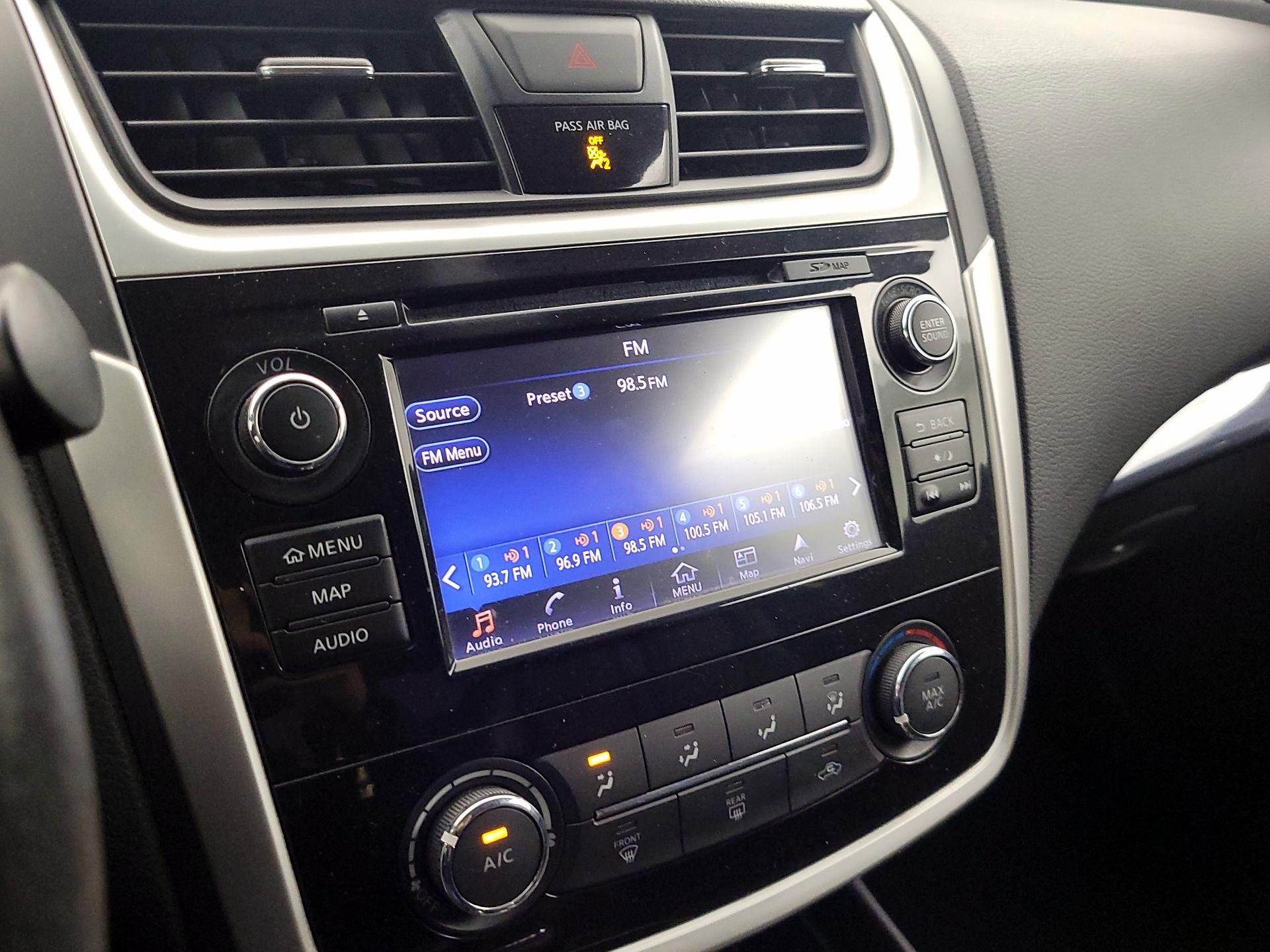 Thumbnail: 2018 Nissan Altima - 16