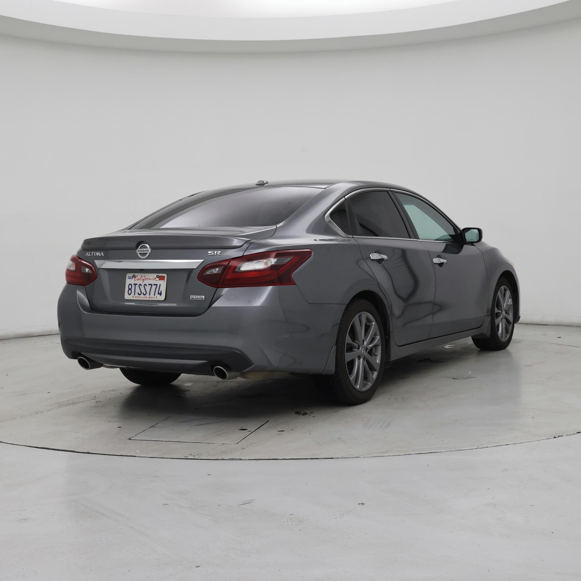 Thumbnail: 2018 Nissan Altima - 8