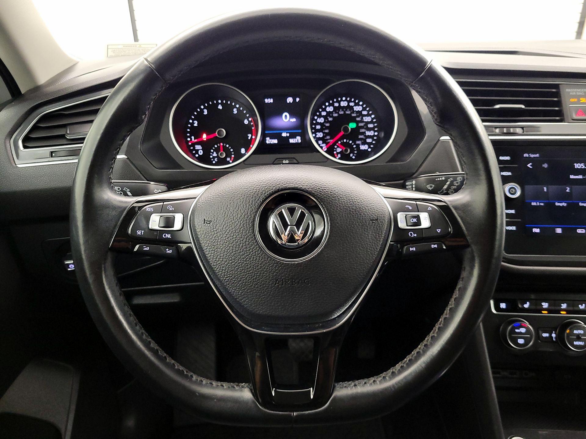 Thumbnail: 2018 Volkswagen Tiguan - 10