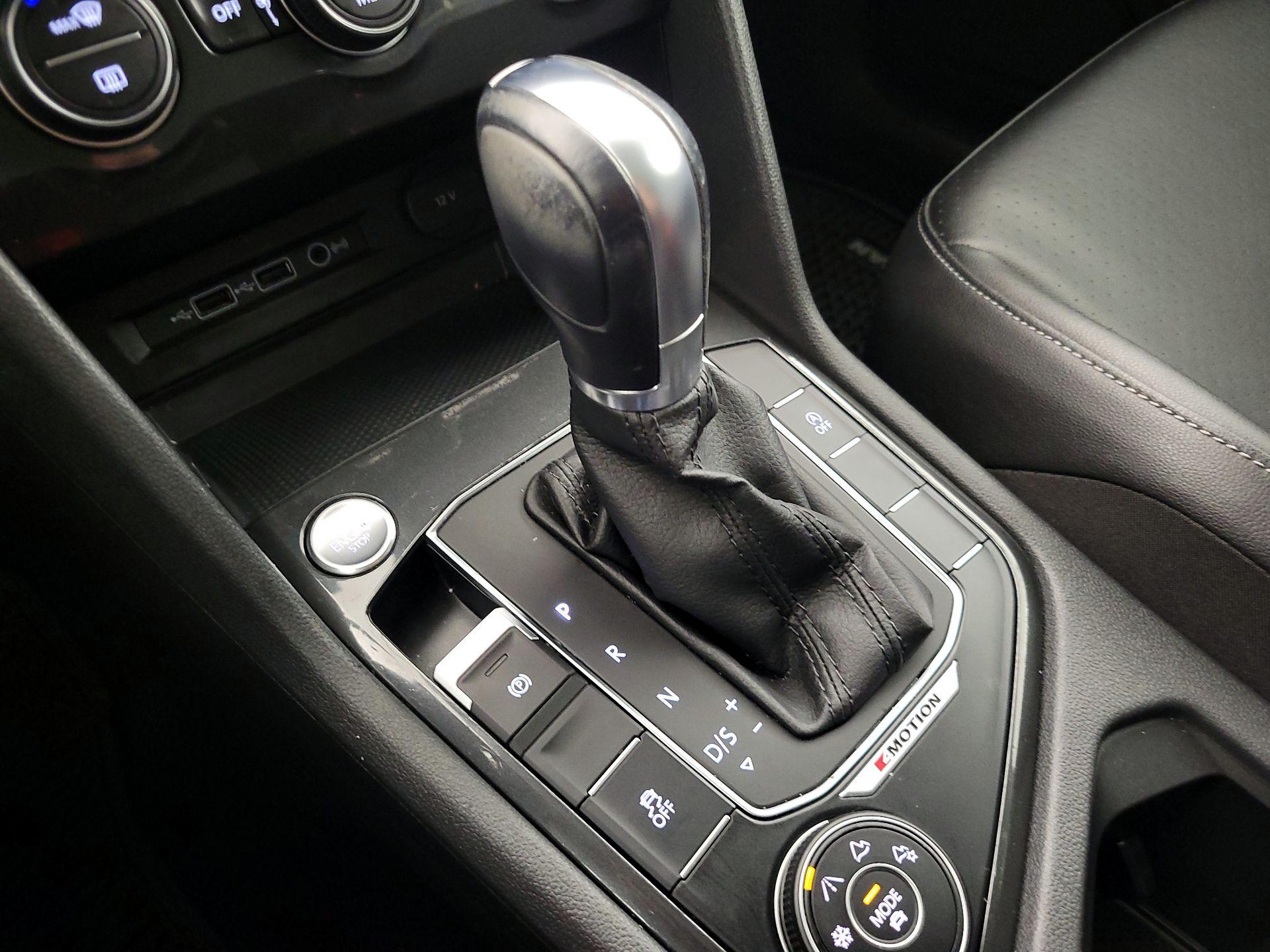 Thumbnail: 2018 Volkswagen Tiguan - 17