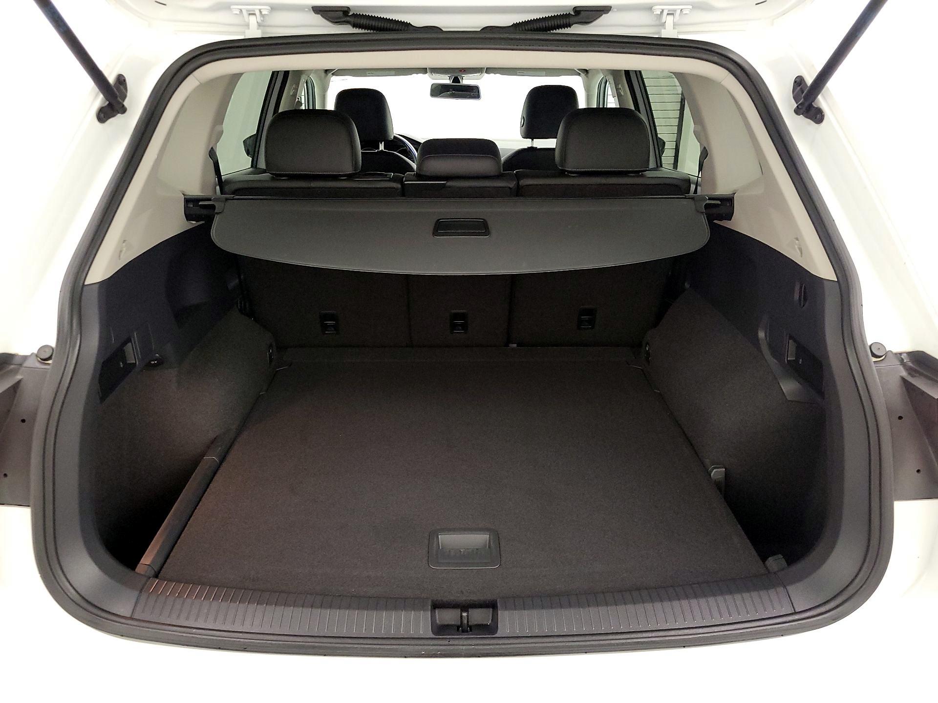 Thumbnail: 2018 Volkswagen Tiguan - 20