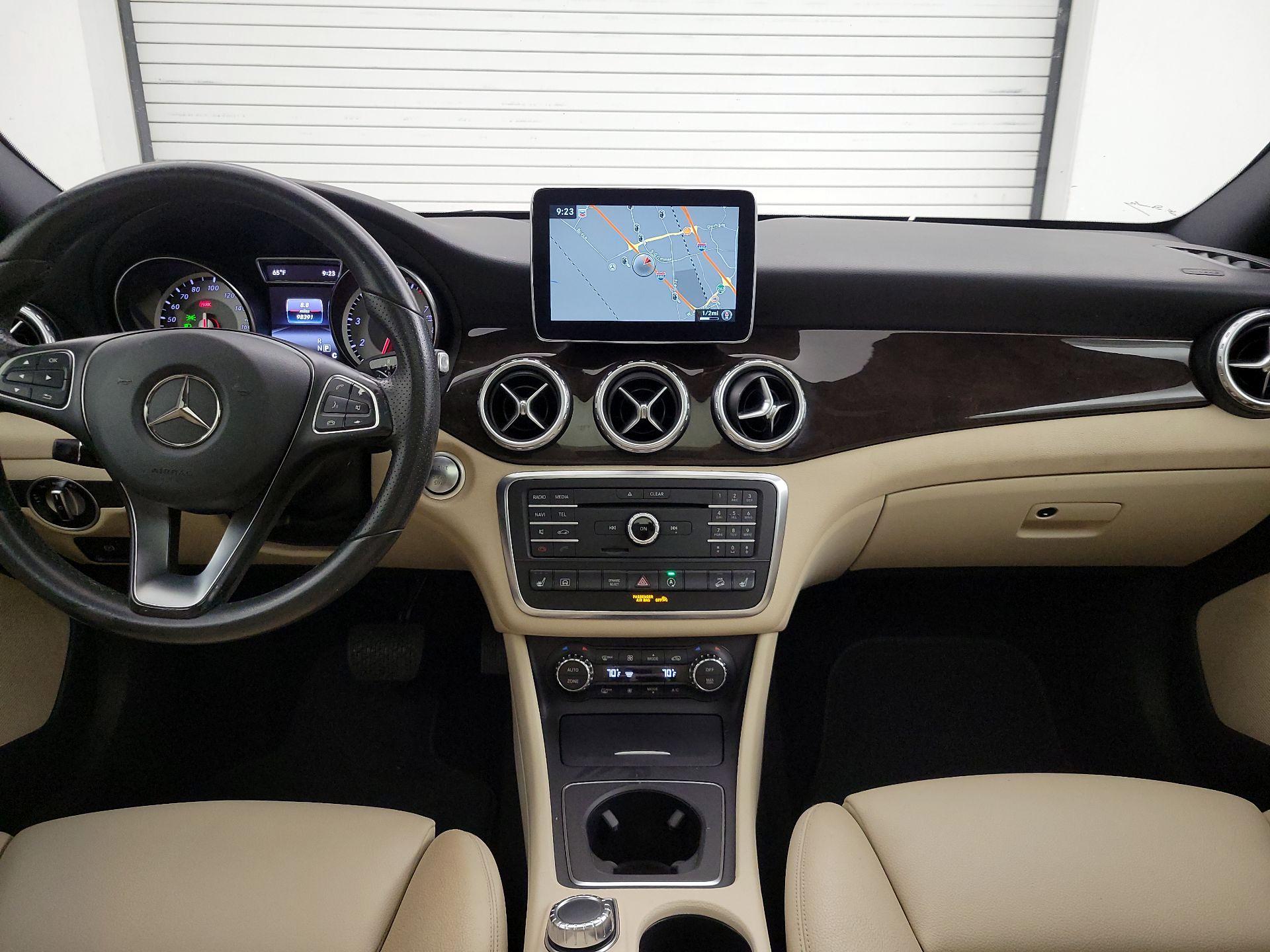 Thumbnail: 2016 Mercedes-Benz GLA - 9