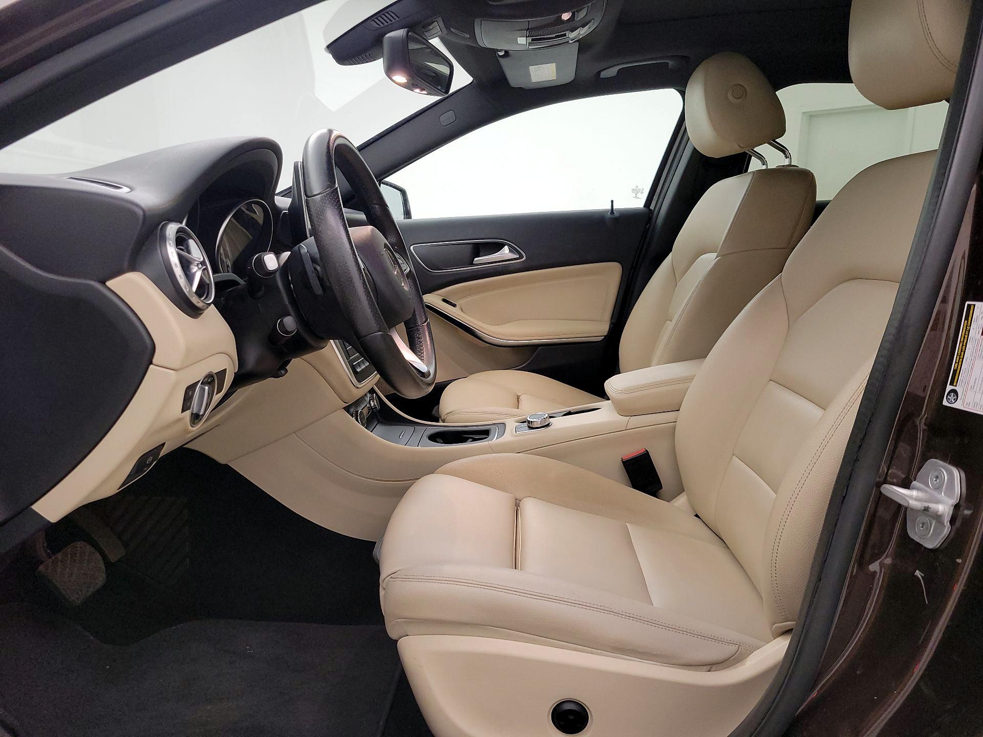 Thumbnail: 2016 Mercedes-Benz GLA - 11