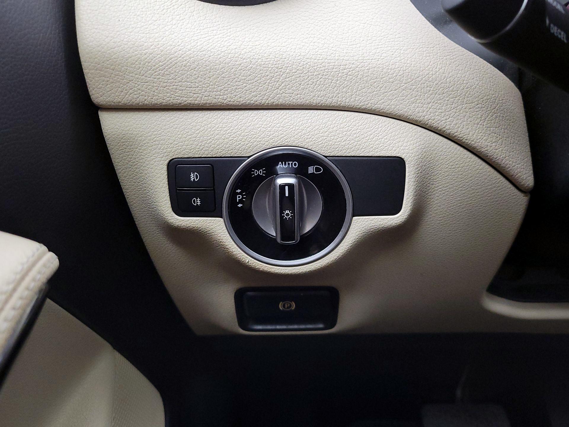 Thumbnail: 2016 Mercedes-Benz GLA - 13