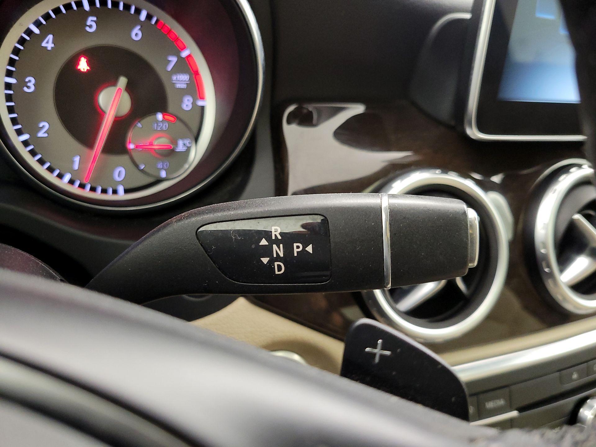 Thumbnail: 2016 Mercedes-Benz GLA - 18