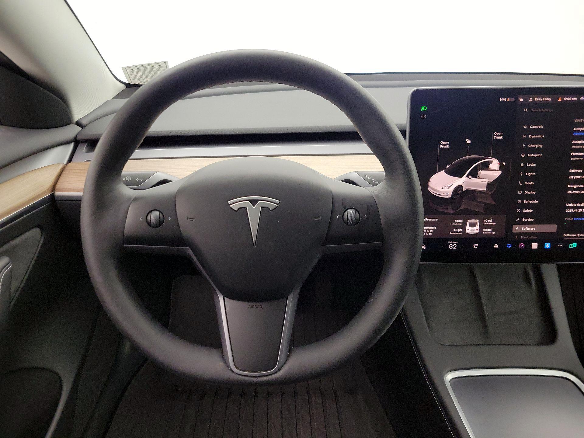 Thumbnail: 2023 Tesla Model 3 - 10