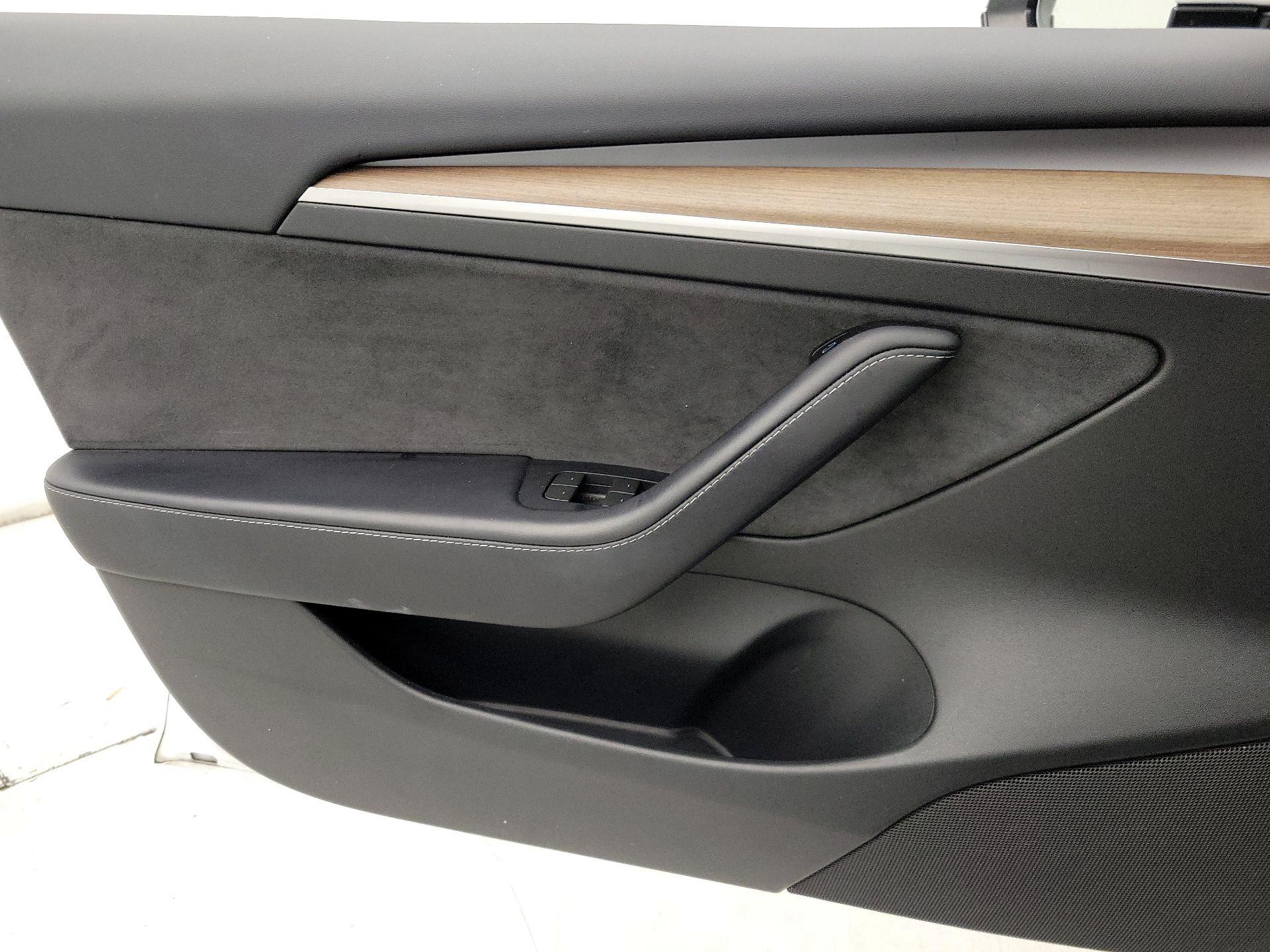 Thumbnail: 2023 Tesla Model 3 - 12