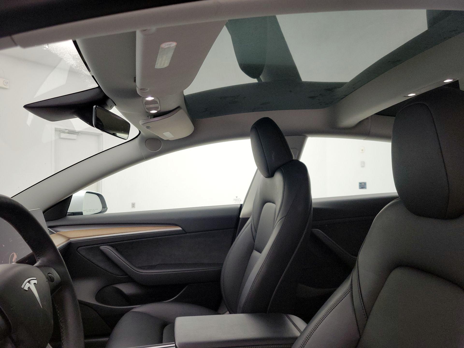 Thumbnail: 2023 Tesla Model 3 - 18