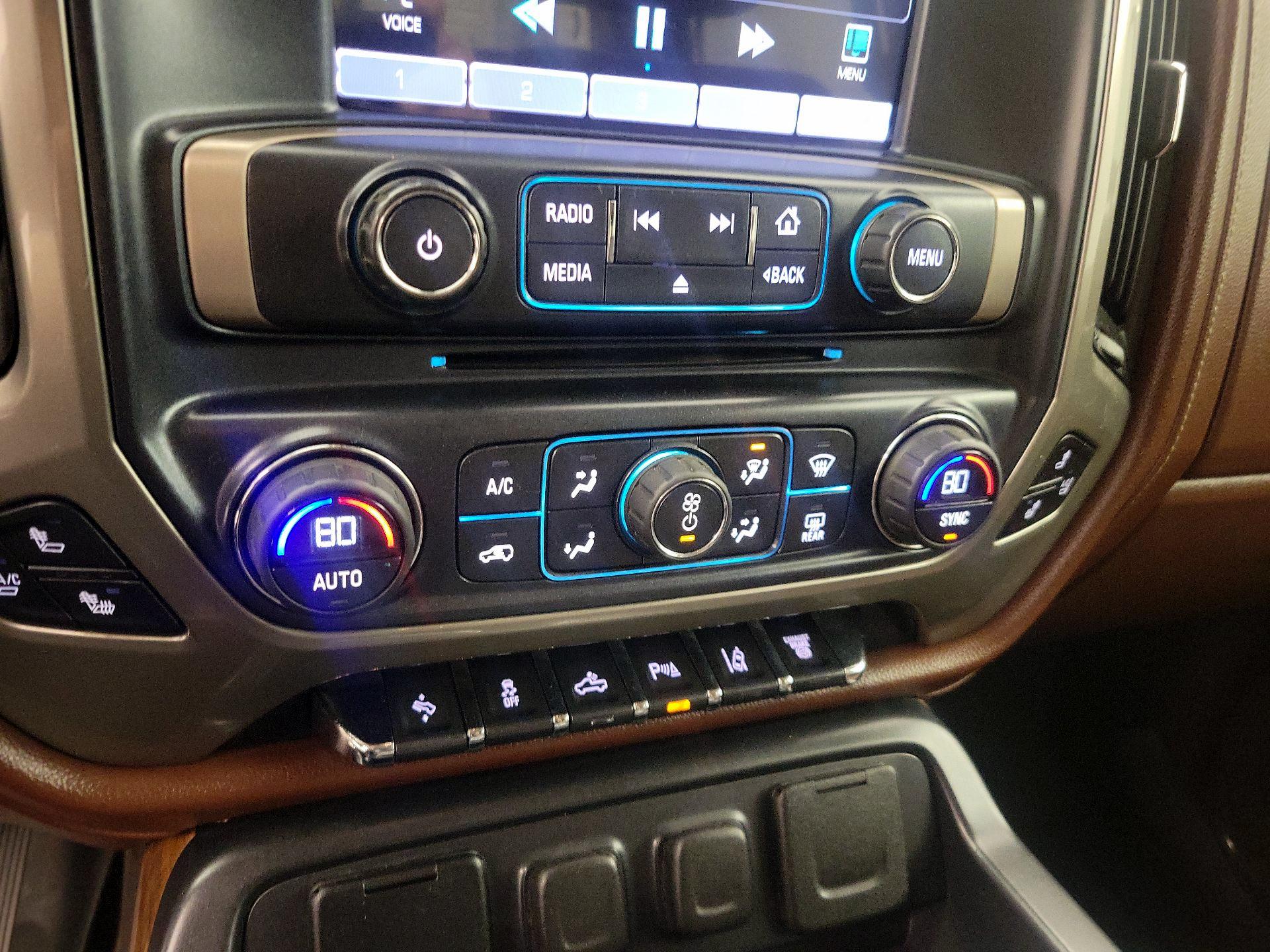 Thumbnail: 2015 Chevrolet Silverado 3500 - 16