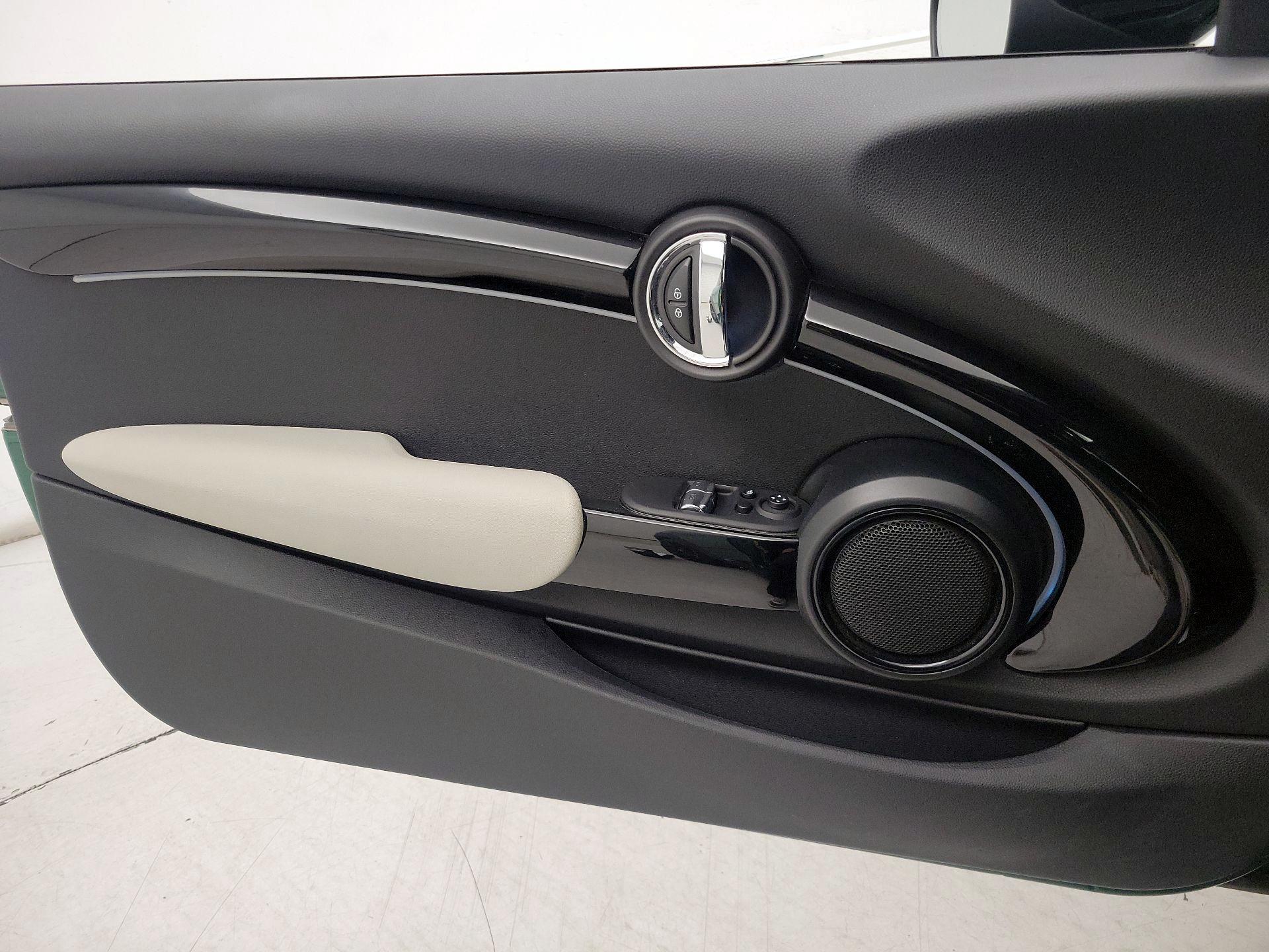 Thumbnail: 2022 MINI Cooper Hardtop - 12