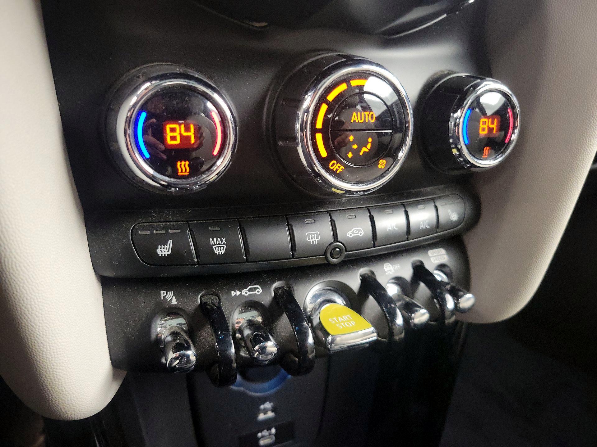 Thumbnail: 2022 MINI Cooper Hardtop - 17