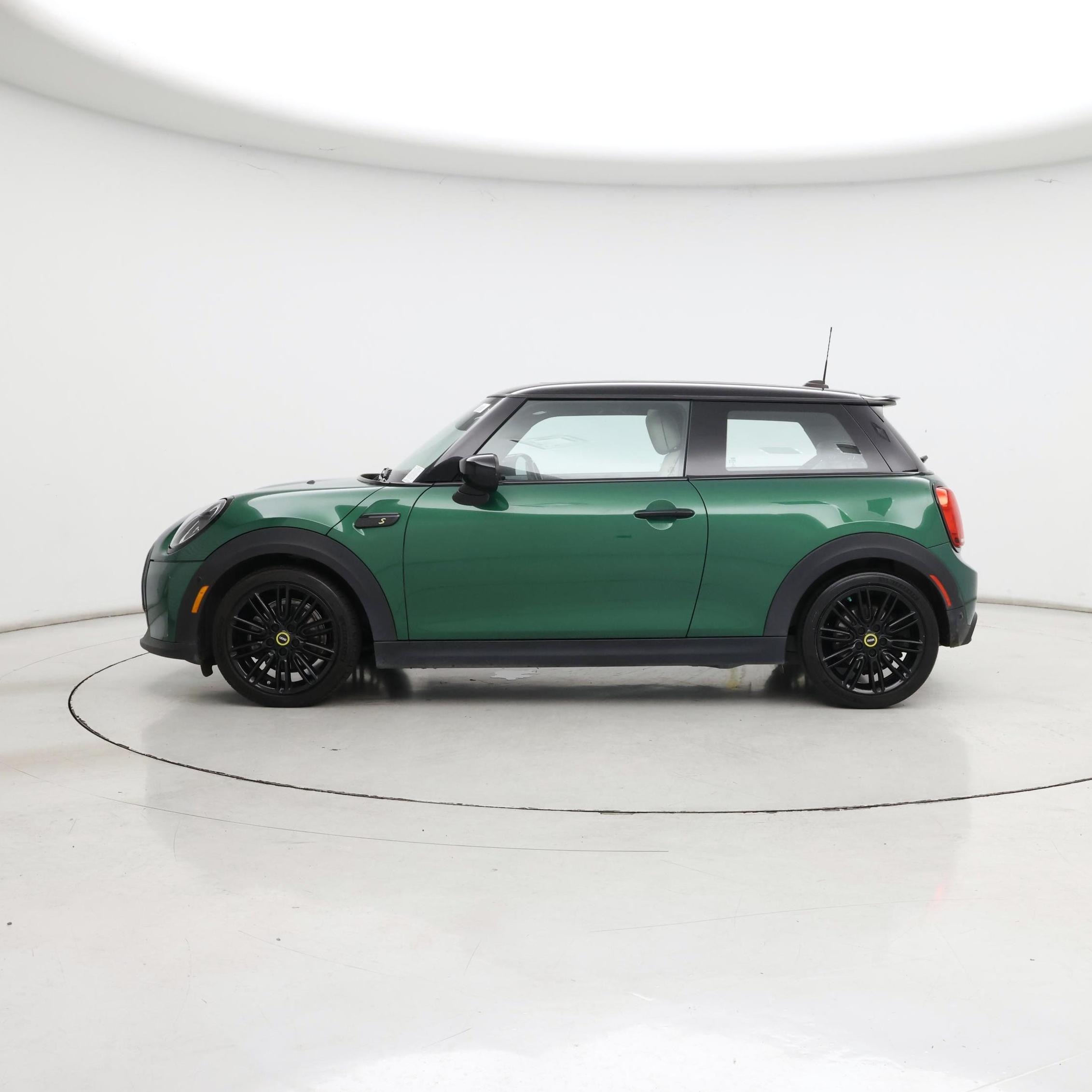 Thumbnail: 2022 MINI Cooper Hardtop - 3
