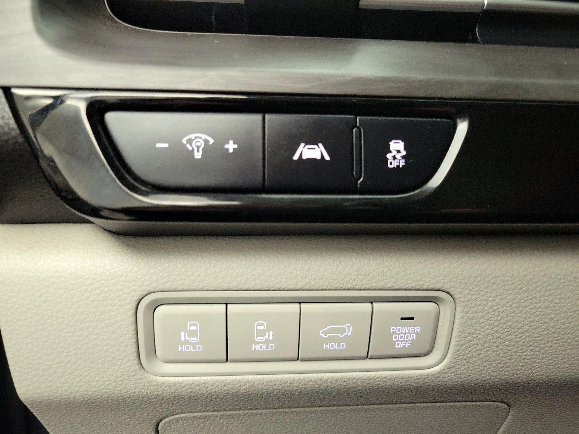 Thumbnail: 2022 Kia Carnival - 13