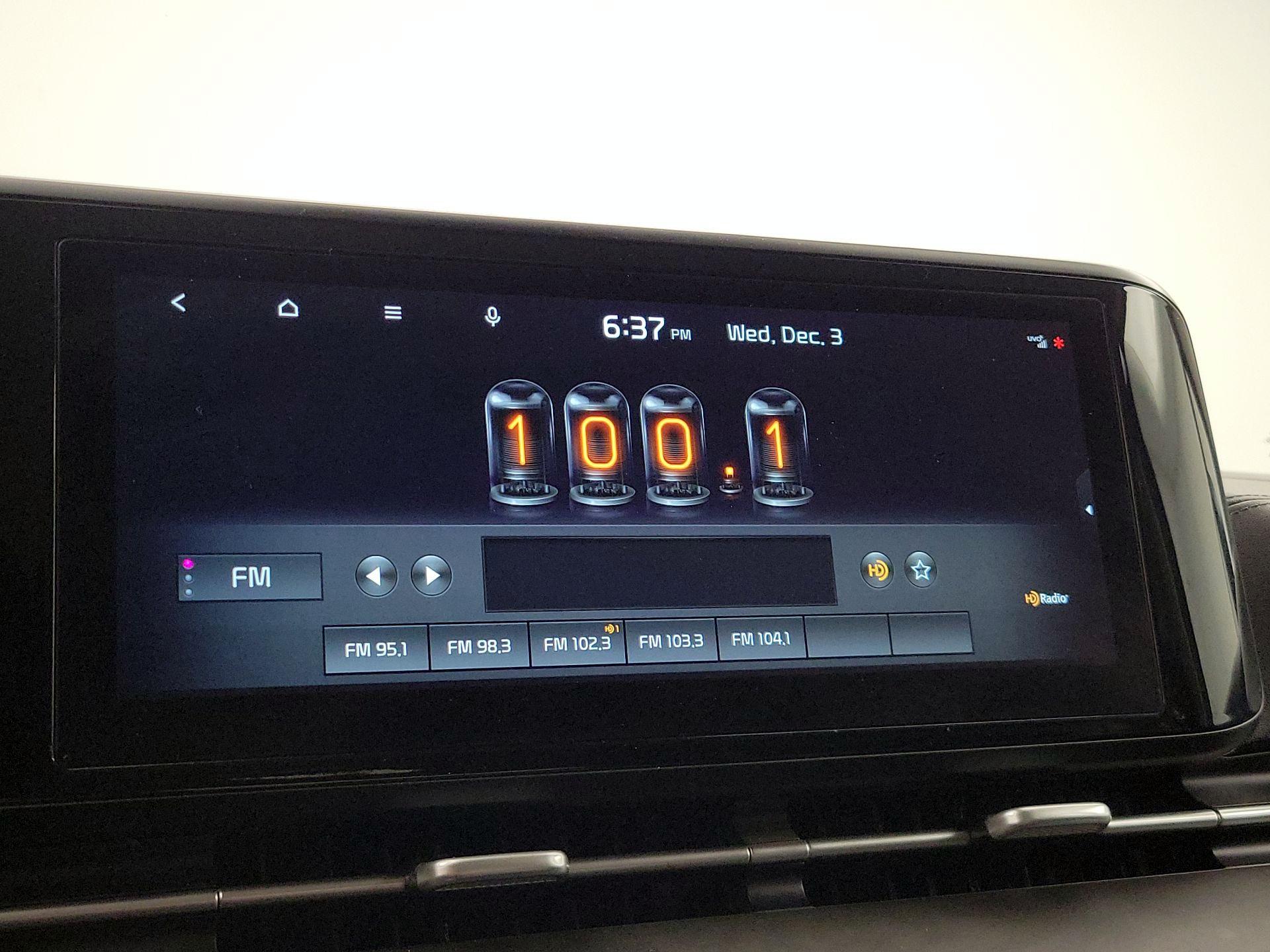 Thumbnail: 2022 Kia Carnival - 16