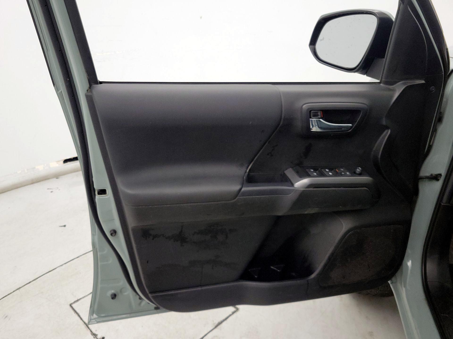 Thumbnail: 2023 Toyota Tacoma - 12