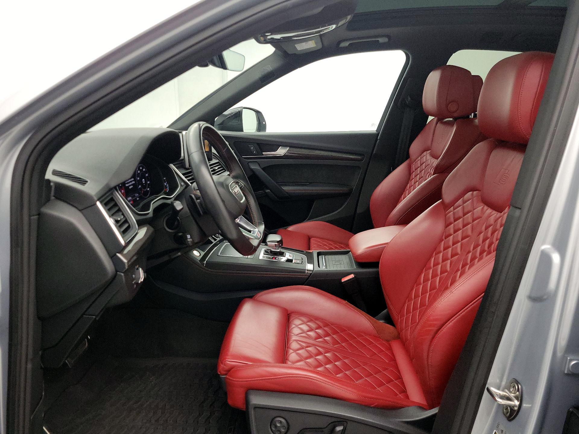 Thumbnail: 2019 Audi SQ5 - 11