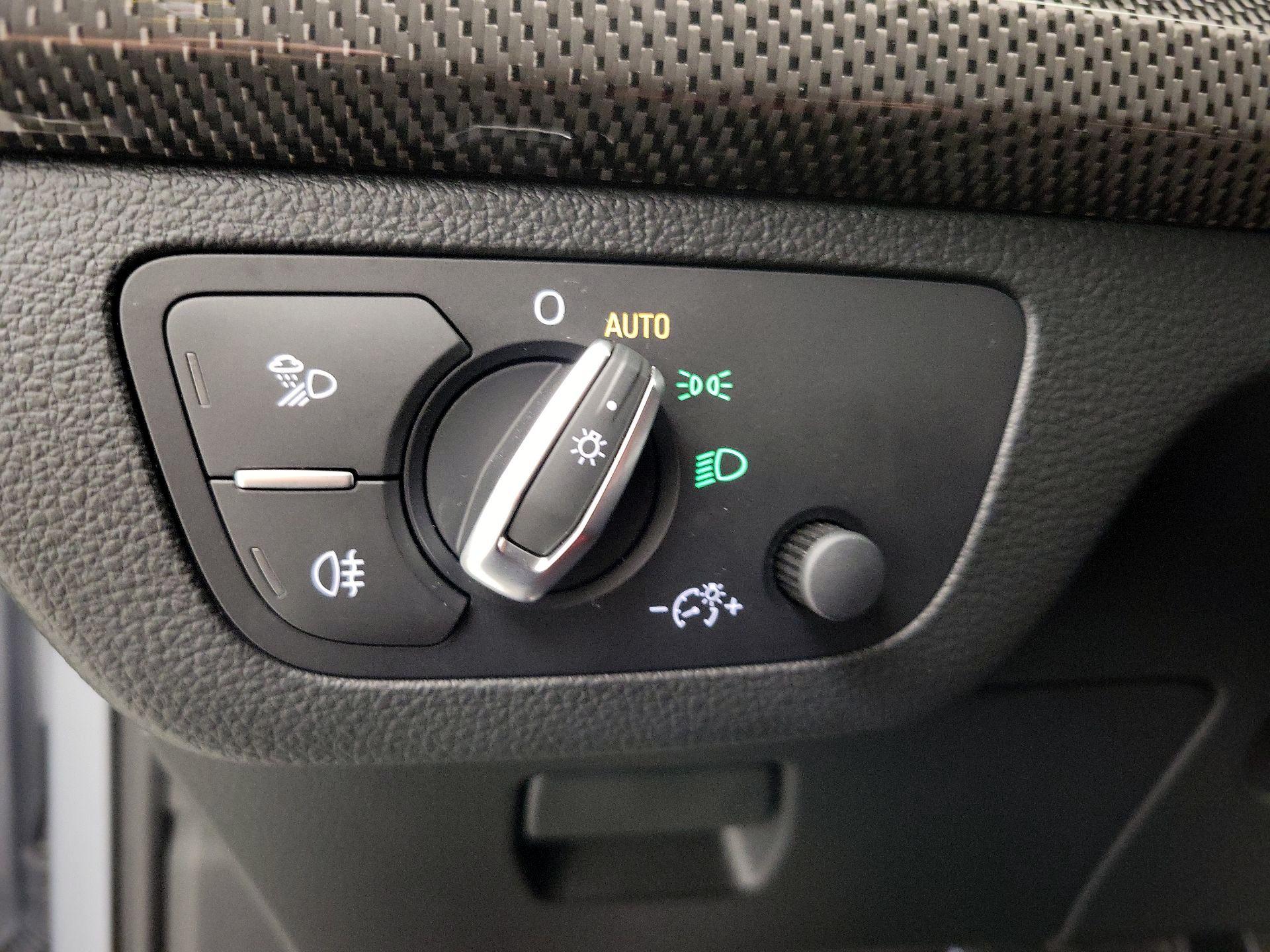 Thumbnail: 2019 Audi SQ5 - 13