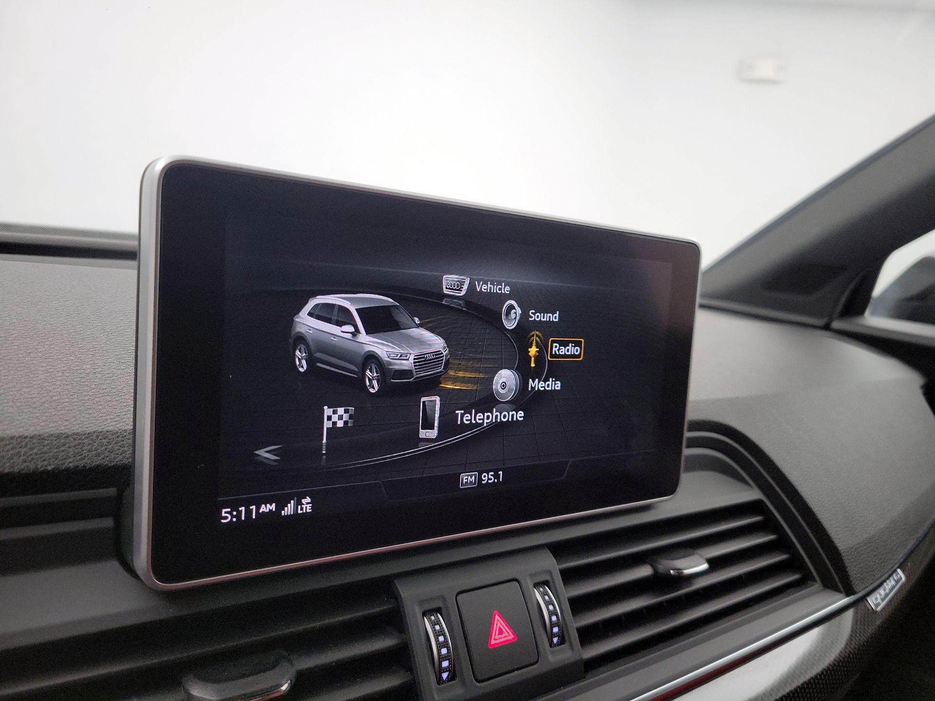 Thumbnail: 2019 Audi SQ5 - 16