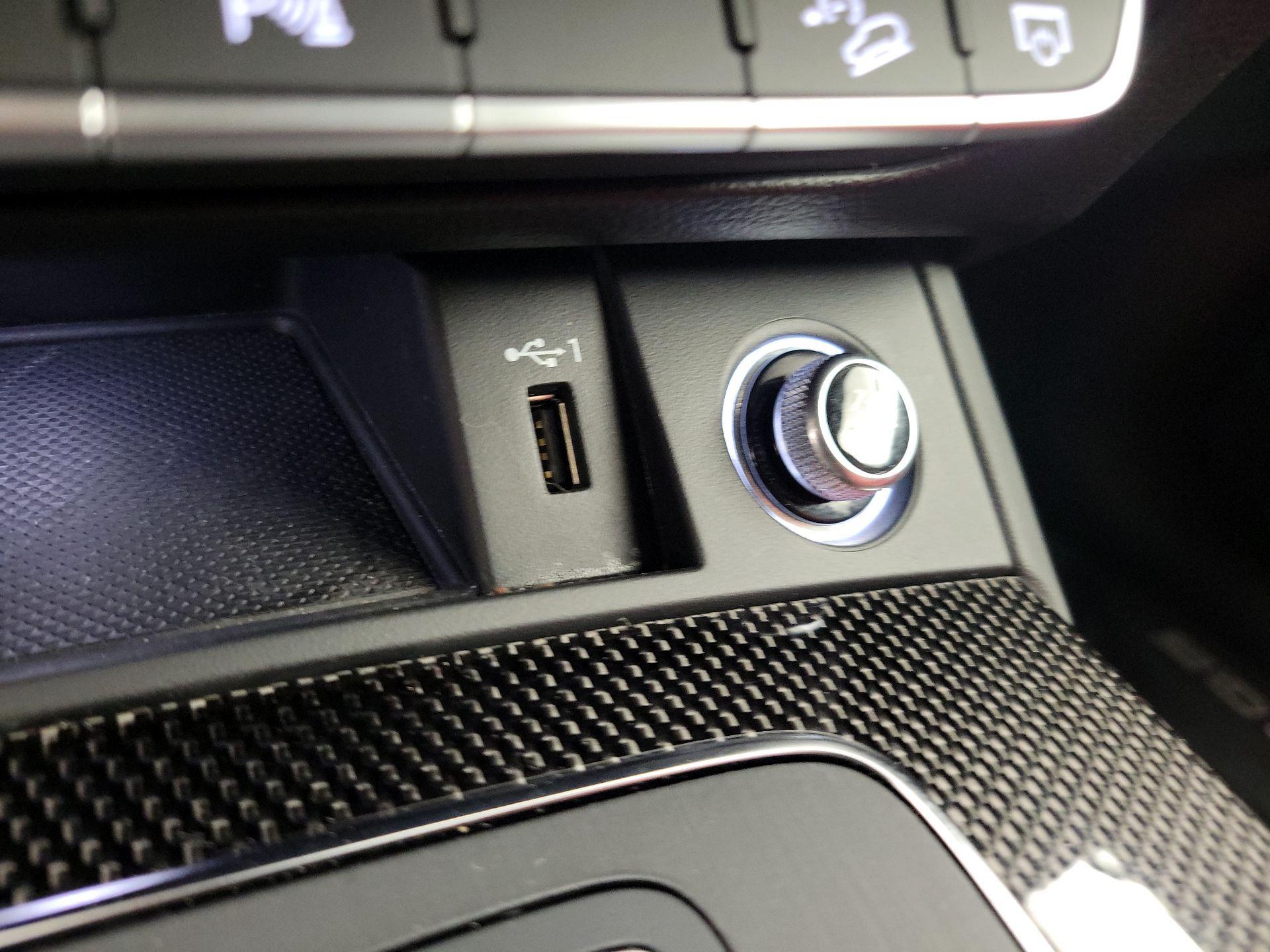 Thumbnail: 2019 Audi SQ5 - 19