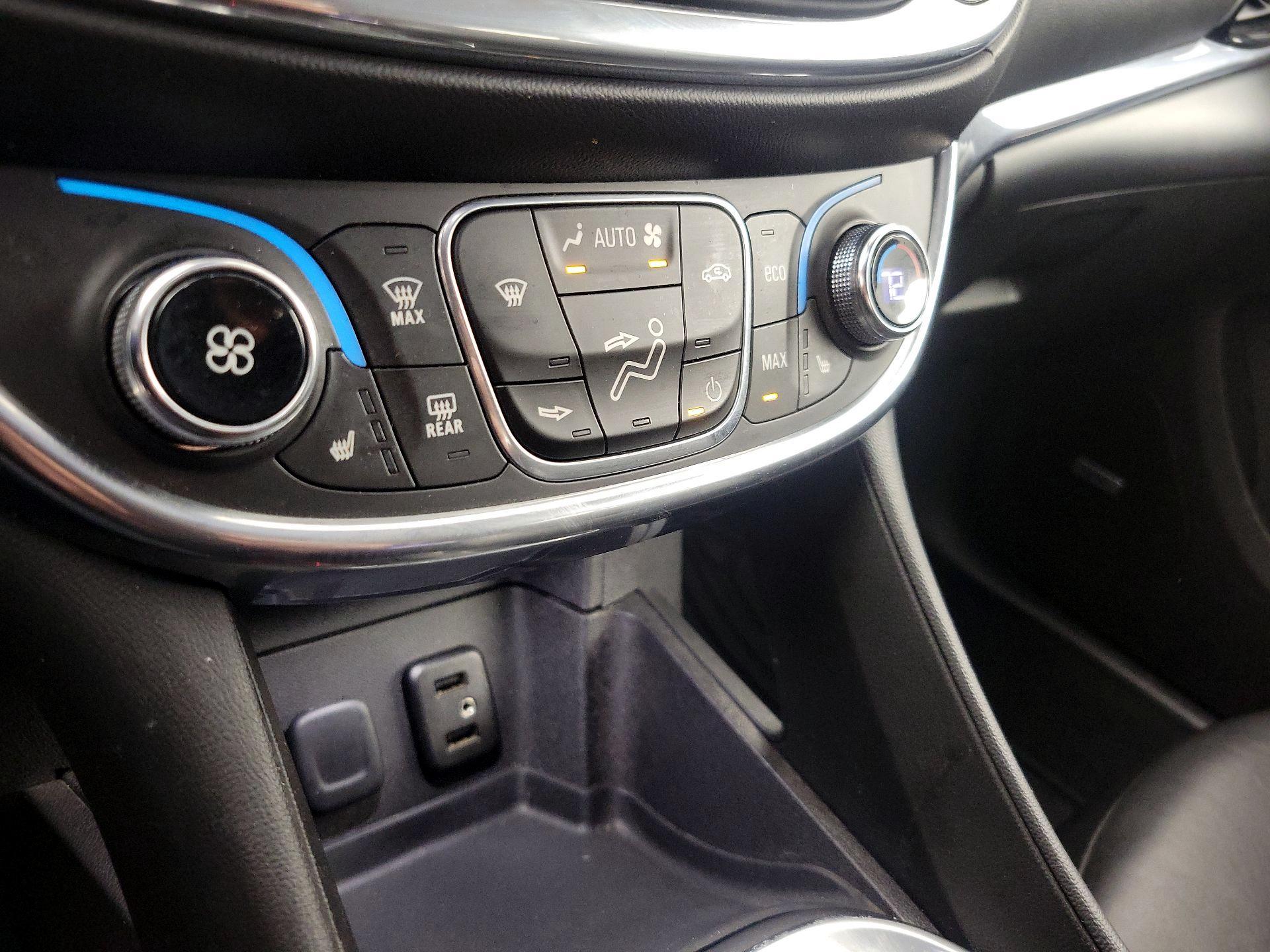 Thumbnail: 2016 Chevrolet Volt - 16