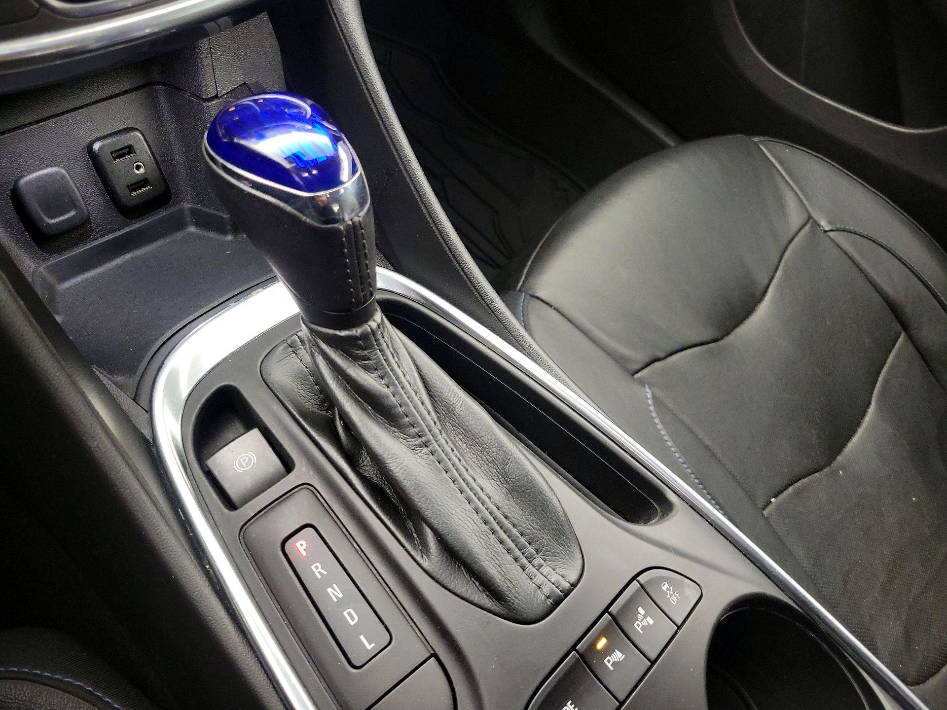 Thumbnail: 2016 Chevrolet Volt - 17