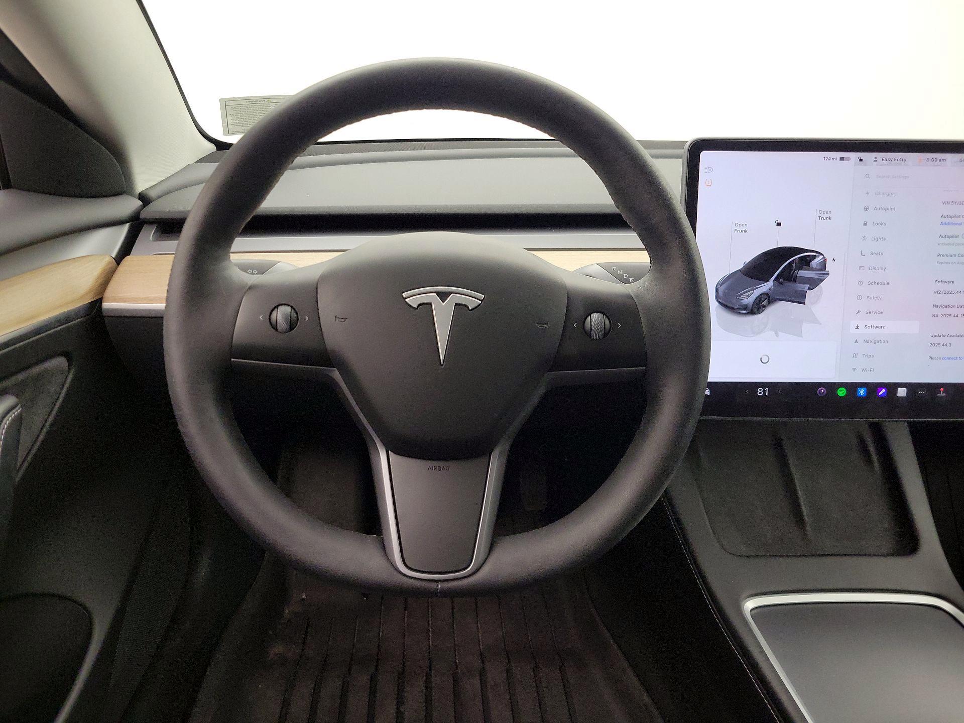 Thumbnail: 2023 Tesla Model 3 - 10