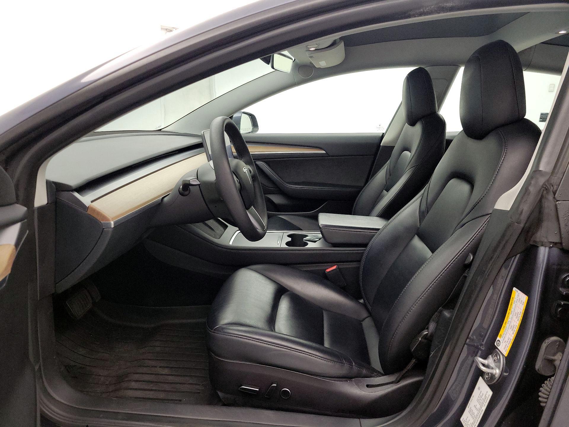 Thumbnail: 2023 Tesla Model 3 - 11