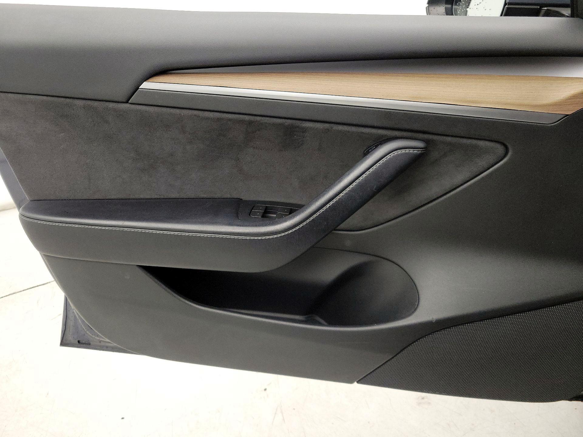 Thumbnail: 2023 Tesla Model 3 - 12