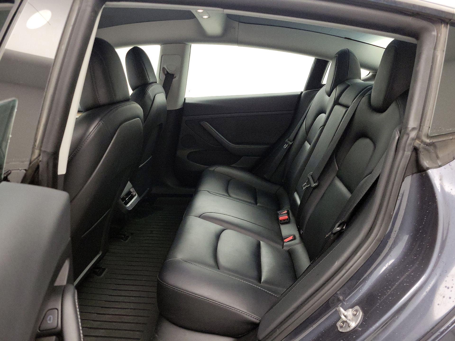 Thumbnail: 2023 Tesla Model 3 - 19