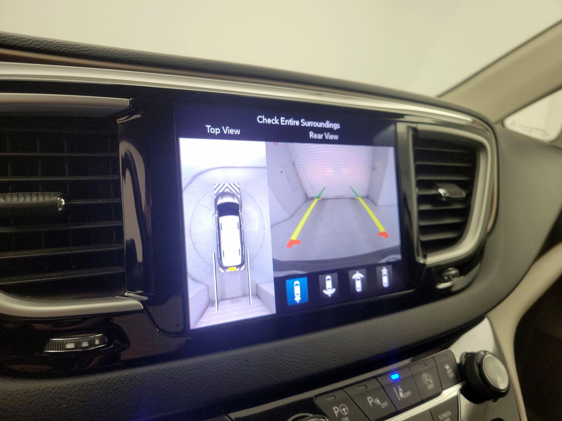 Thumbnail: 2019 Chrysler Pacifica - 14