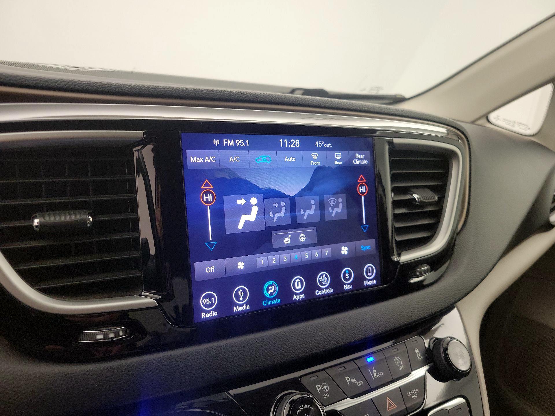 Thumbnail: 2019 Chrysler Pacifica - 16