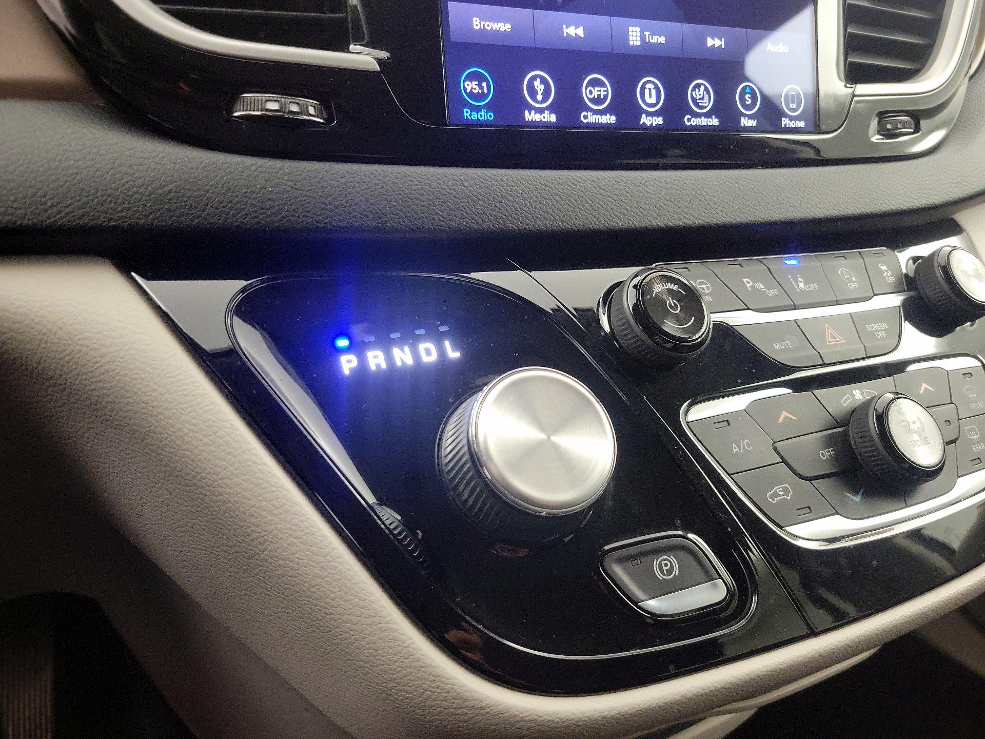 Thumbnail: 2019 Chrysler Pacifica - 17