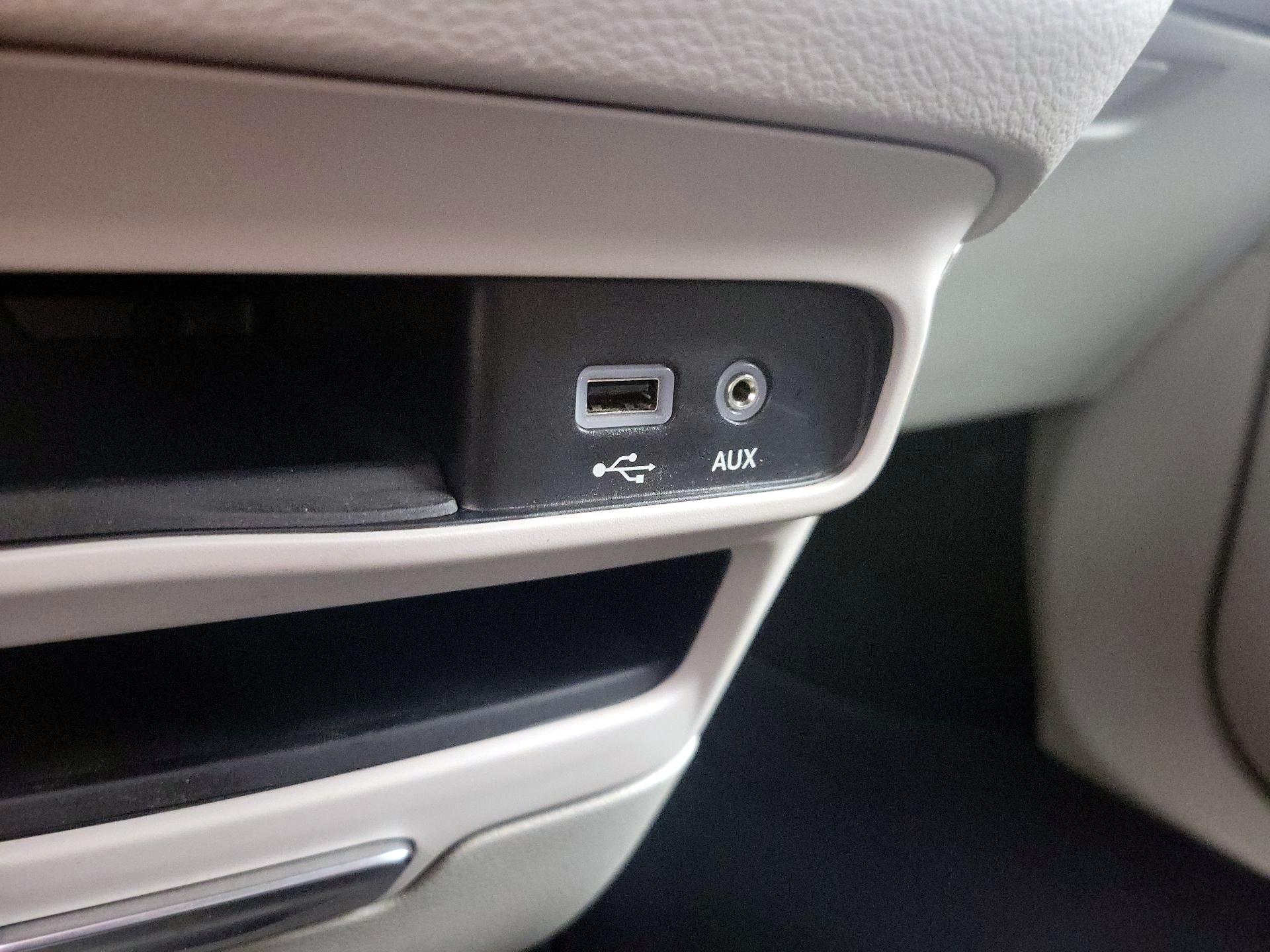 Thumbnail: 2019 Chrysler Pacifica - 18