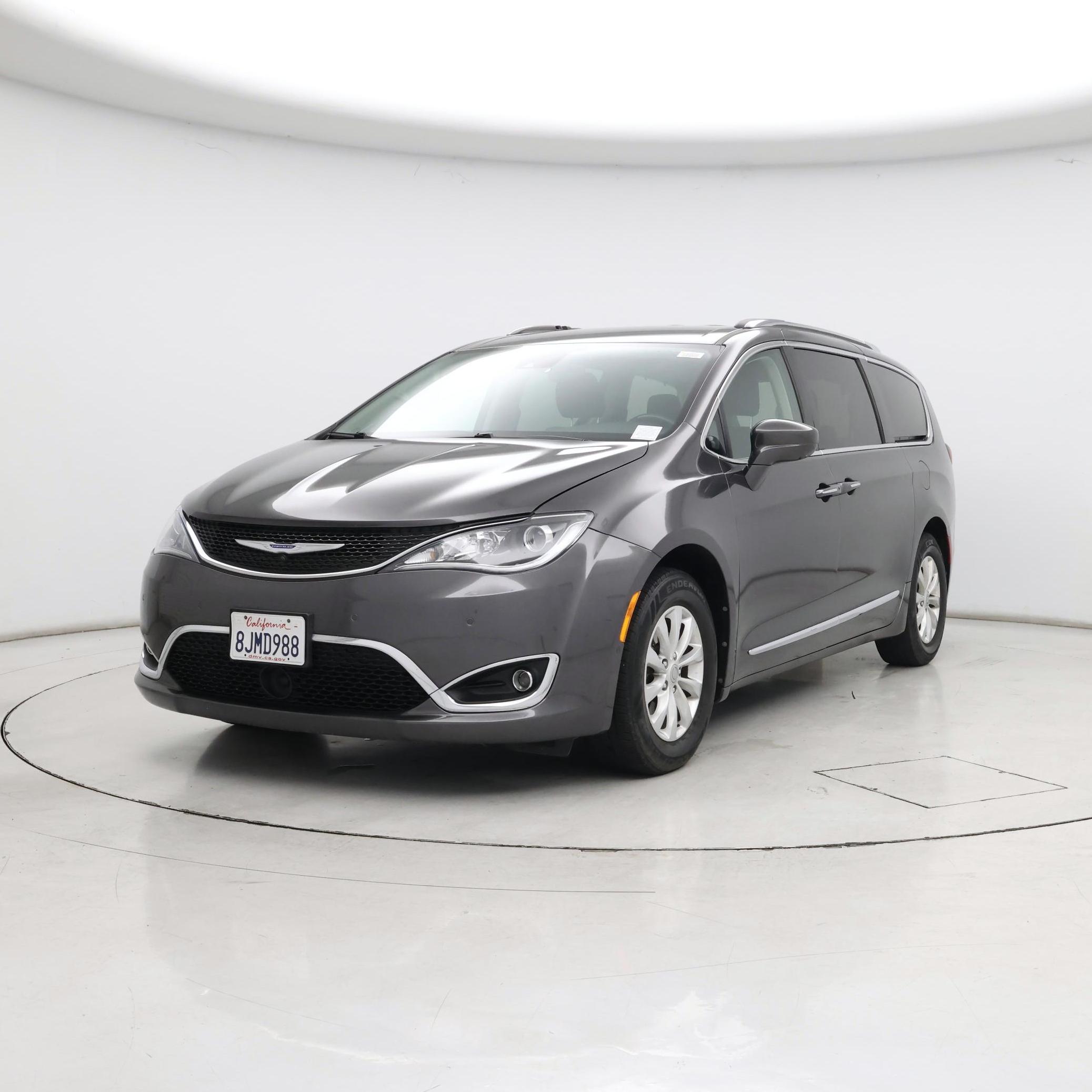 Thumbnail: 2019 Chrysler Pacifica - 4