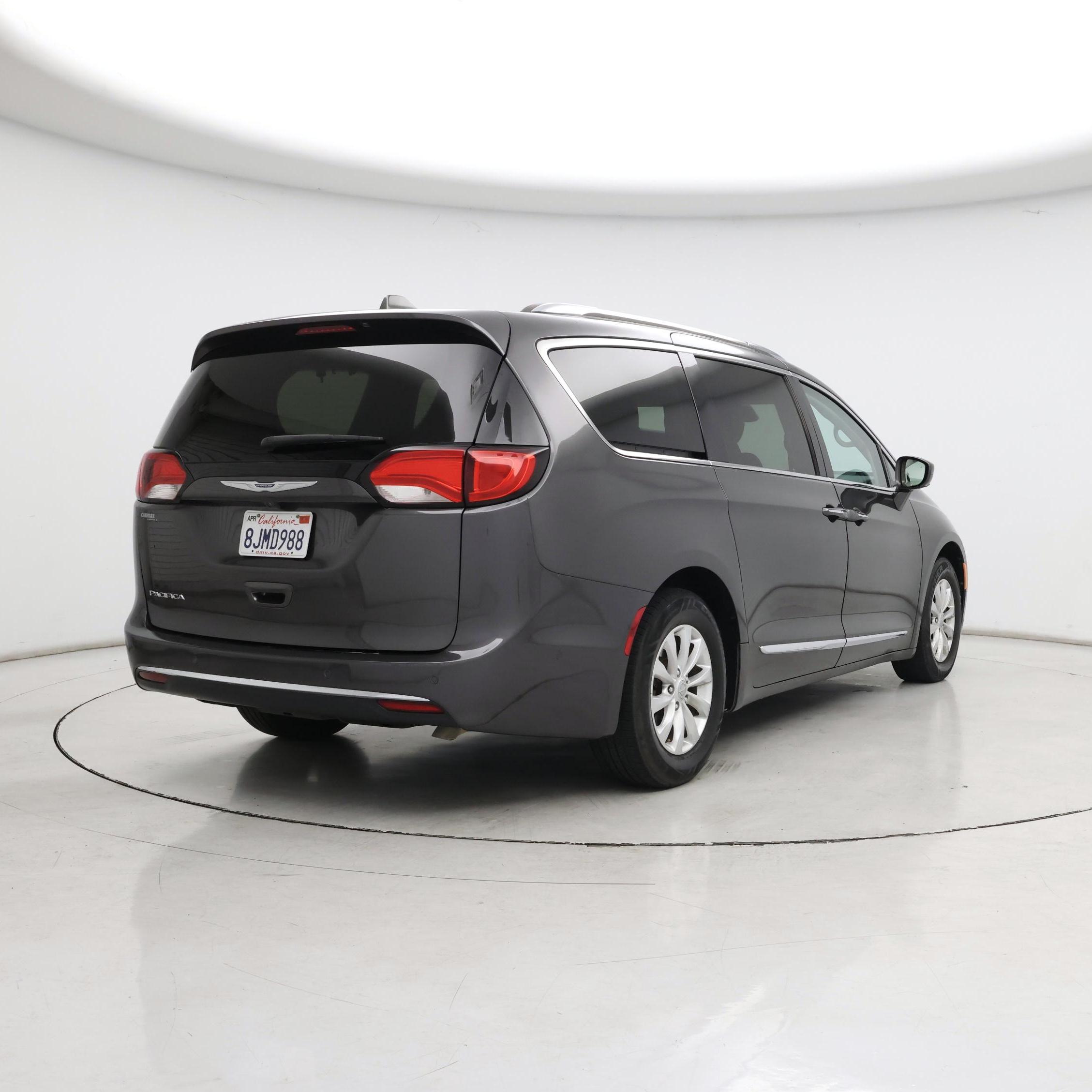 Thumbnail: 2019 Chrysler Pacifica - 8