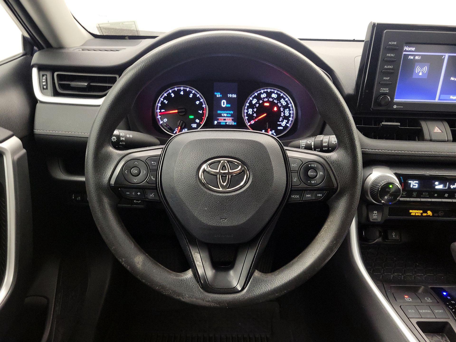 Thumbnail: 2022 Toyota RAV4 - 10