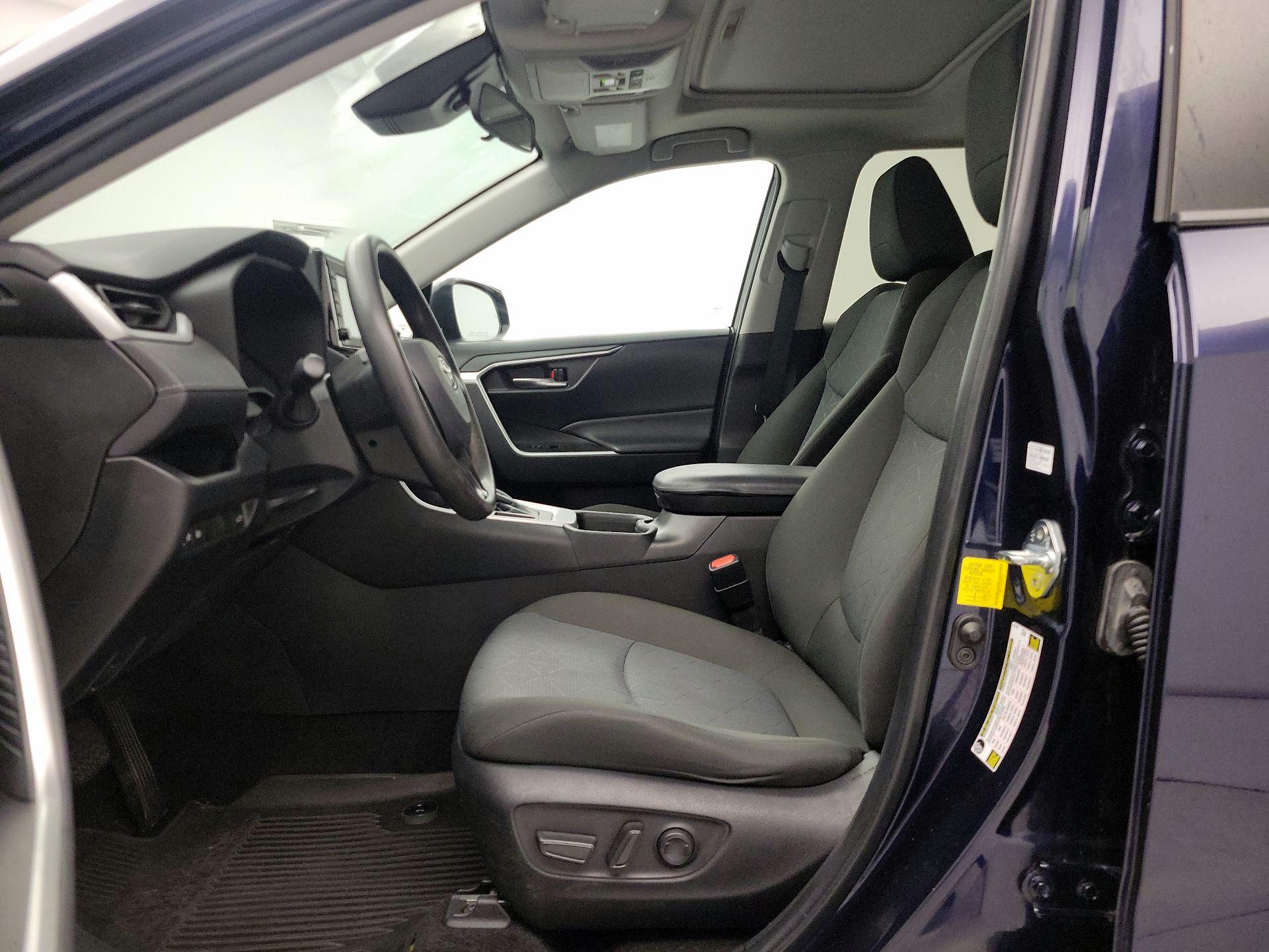 Thumbnail: 2022 Toyota RAV4 - 11