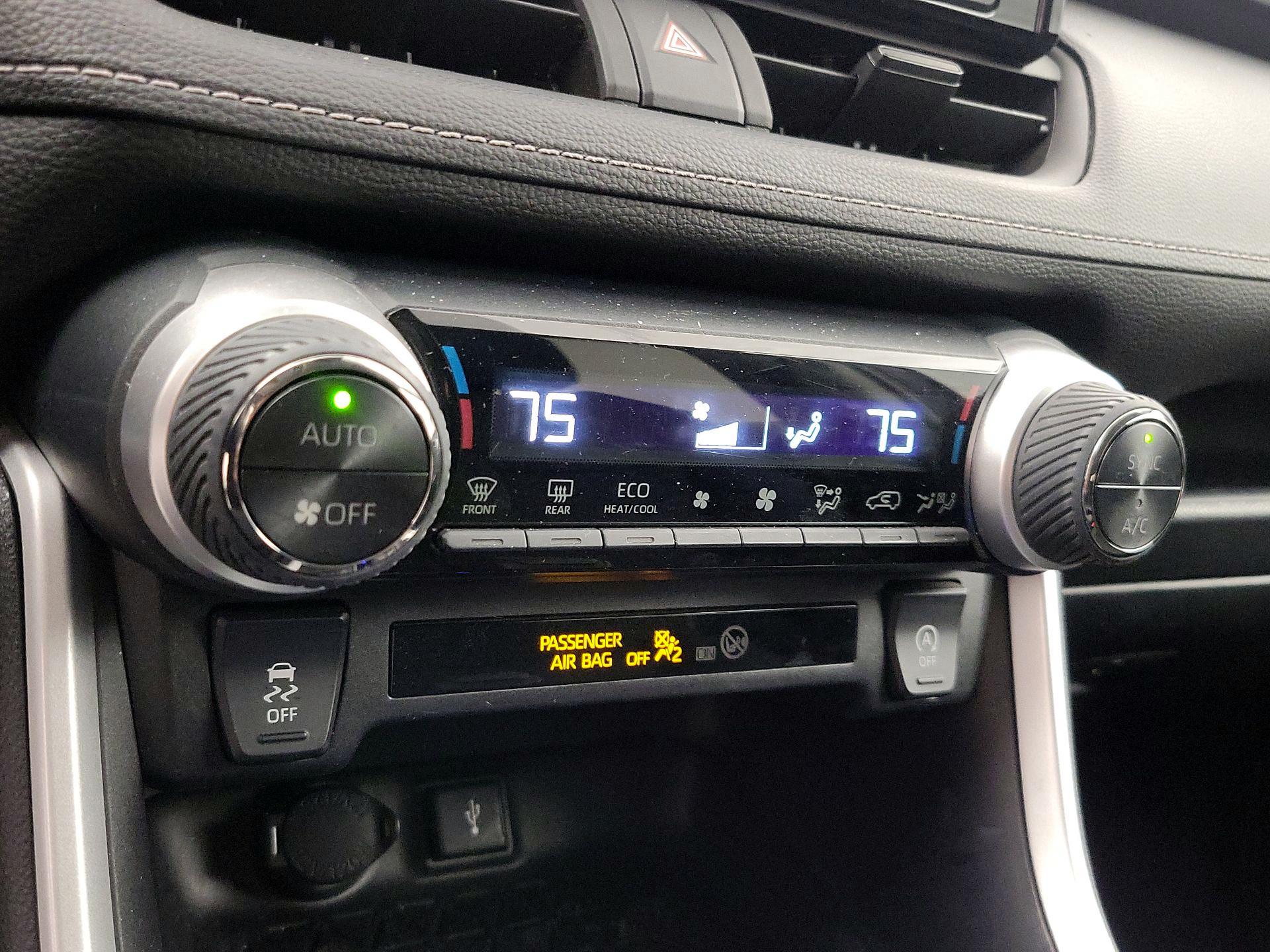 Thumbnail: 2022 Toyota RAV4 - 16