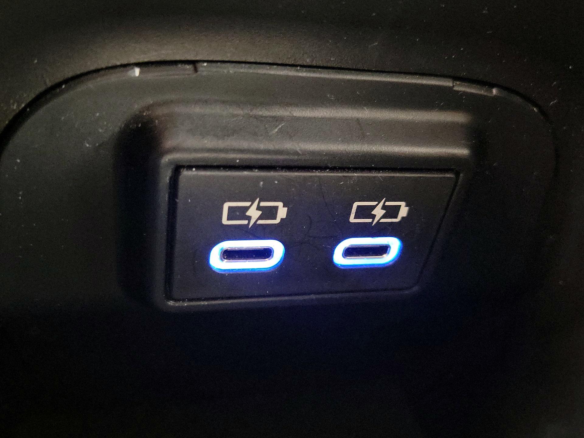 Thumbnail: 2022 Toyota RAV4 - 18