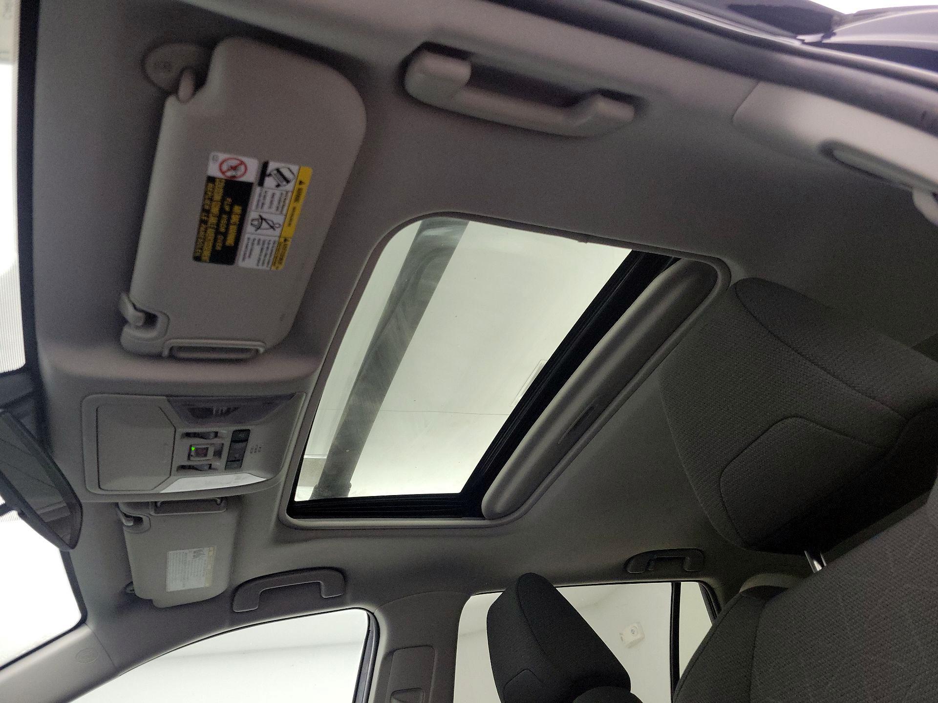 Thumbnail: 2022 Toyota RAV4 - 19