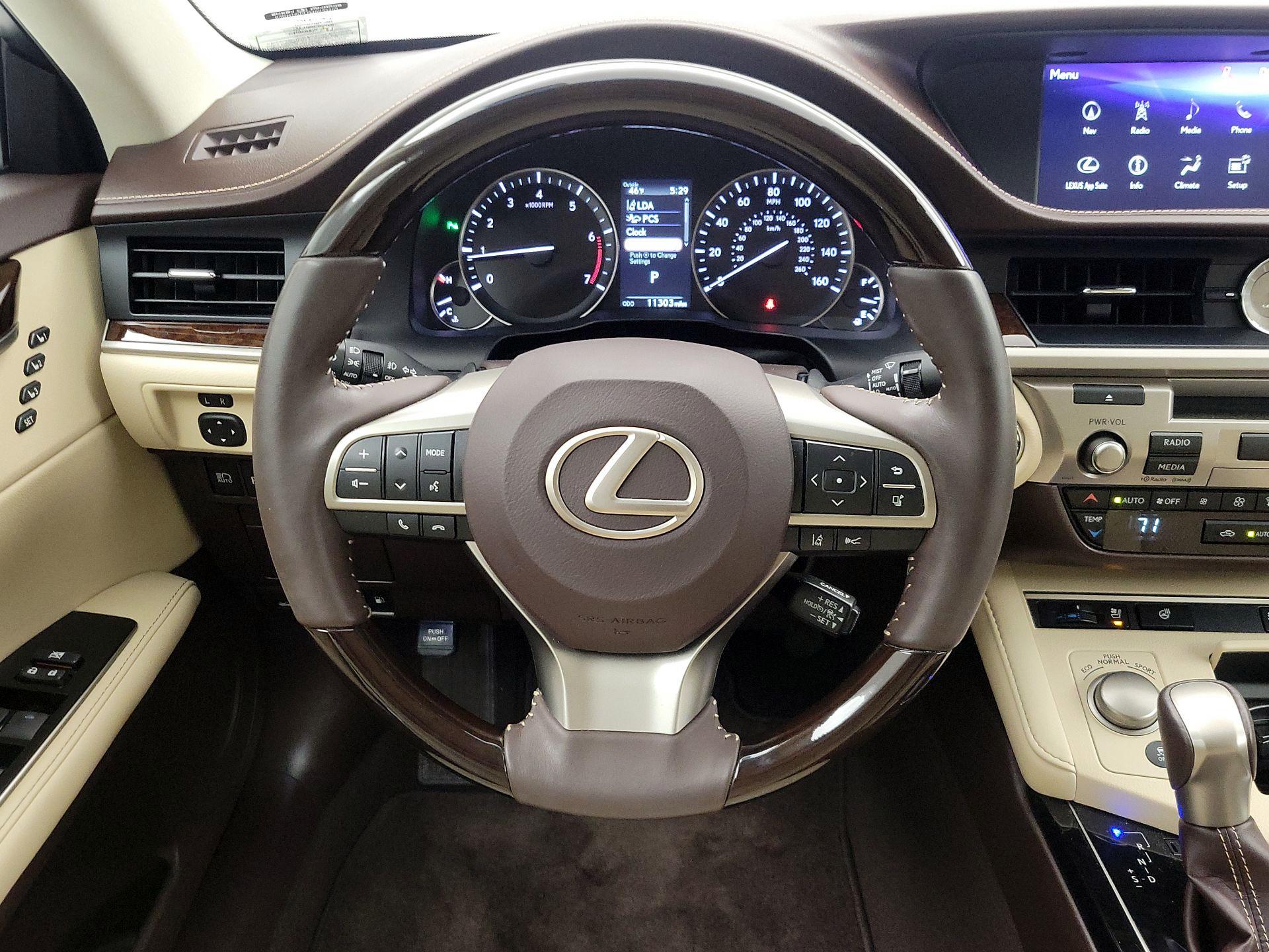 Thumbnail: 2018 Lexus ES - 10